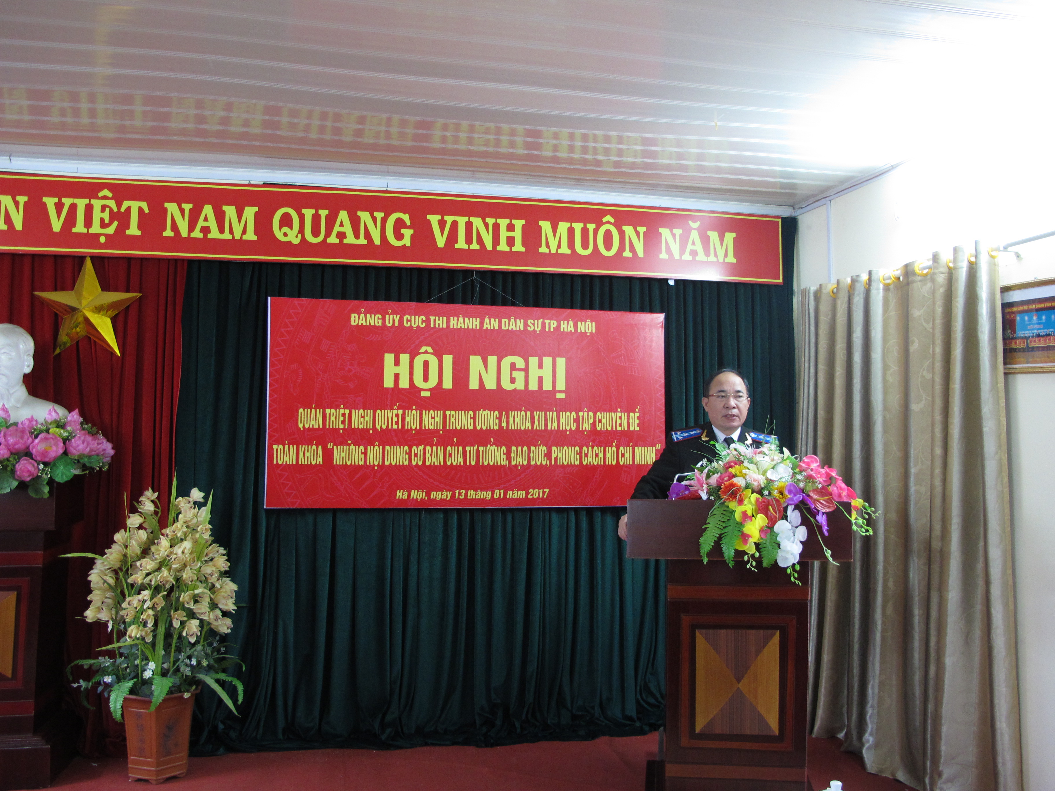 Đảng ủy Cục Thi hành án dân sự thành phố Hà Nội quán triệt các Nghị quyết TW 4 khóa XII và học tập chuyên đề toàn khóa “Những nội dung cơ bản của tư tưởng, đạo đức, phong cách Hồ Chí Minh”