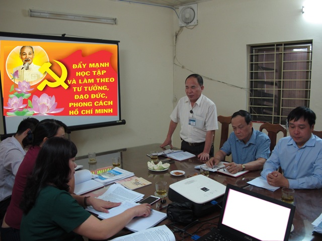 Chi bộ Văn phòng Cục Thi hành án dân sự thành phố Hà Nội học tập và làm theo tư tưởng, đạo đức, phong cách Hồ Chí Minh từ những việc làm thiết thực nhất