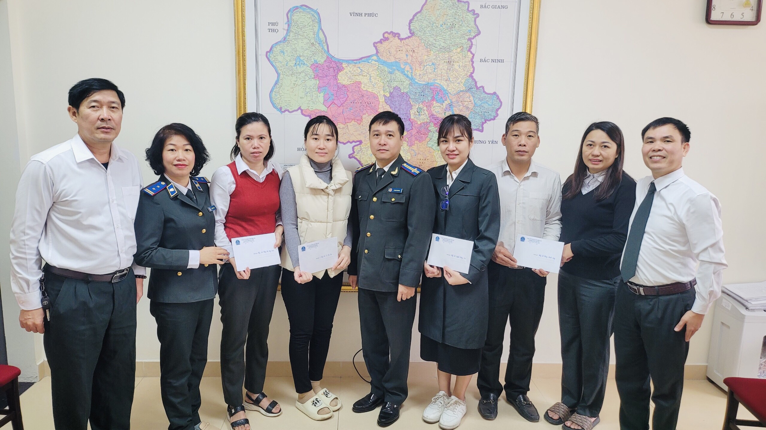 Trao quà cho đoàn viên có hoàn cảnh khó khăn đặc biệt nhân dịp Tết Nguyên đán Nhâm Dần 2022