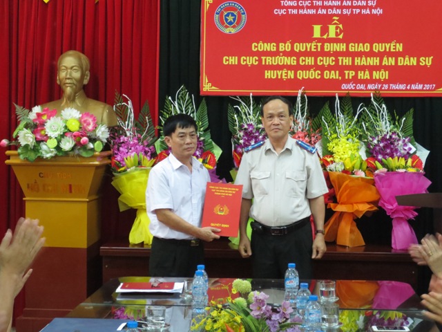 Lễ công bố quyết định điều động, bổ nhiệm Chi cục trưởng Chi cục Thi hành án dân sự quận Đông Đa và quyết định giao Quyền Chi cục trưởng Chi cục Thi hành án dân sự huyện Quốc Oai, thành phố Hà Nội