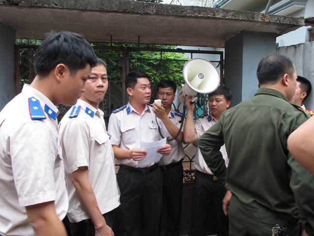 CỤC THI HÀNH ÁN DÂN SỰ TP HÀ NỘI TỔ CHỨC CƯỠNG CHẾ THI HÀNH ÁN