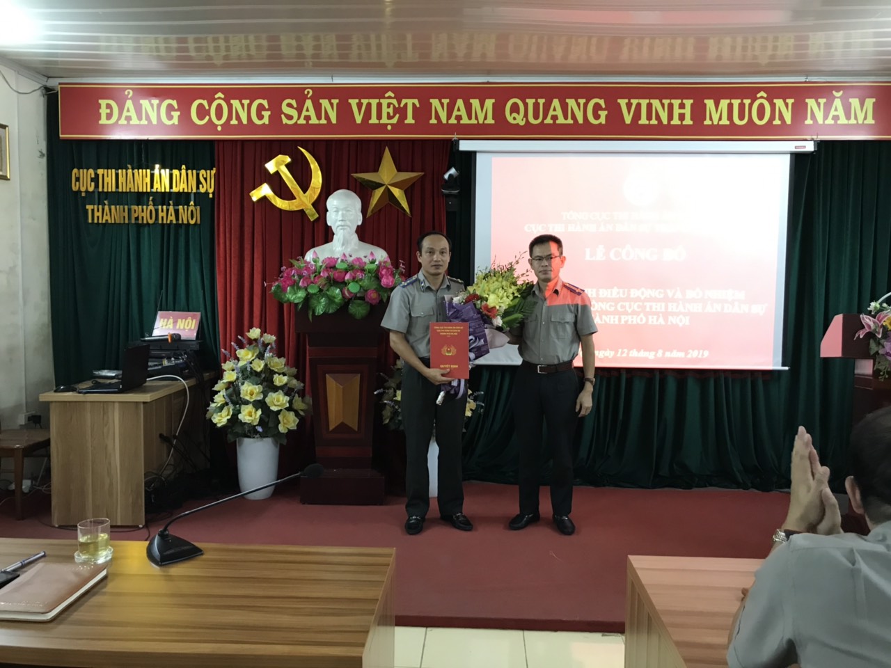 Lễ công bố Quyết định điều động, bổ nhiệm Chánh Văn phòng Cục Thi hành án dân sự thành phố Hà Nội, Quyết định điều động, bổ nhiệm Chi cục trưởng Chi cục THADS huyện Ứng Hòa và Quyết định giao phụ trách Chi cục THADS quận Nam Từ Liêm