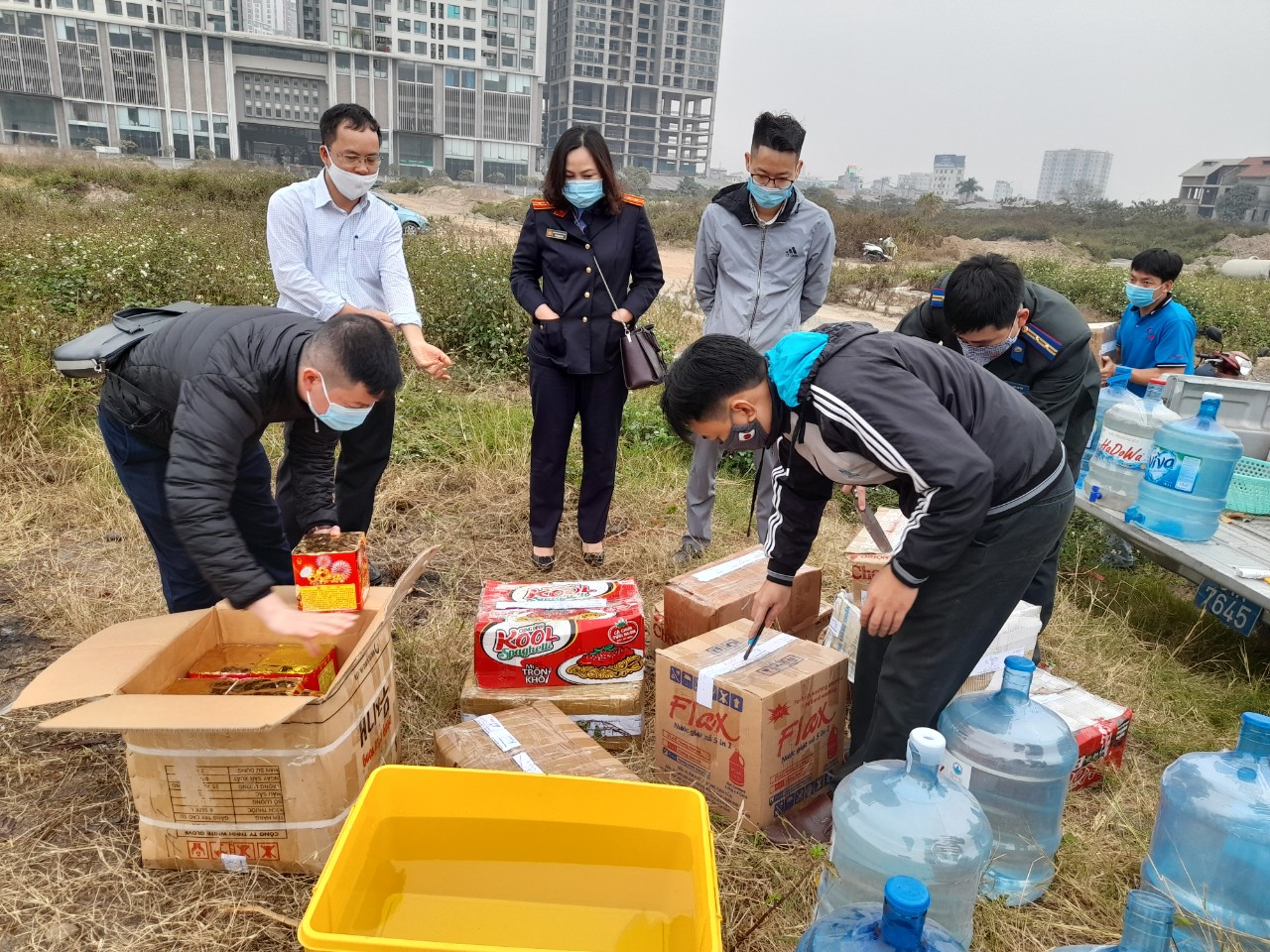 Cục Thi hành án dân sự thành phố Hà Nội tổ chức tiêu hủy 105,3kg pháo nổ trong vụ án “Buôn bán hàng cấm”, “Tàng trữ hàng cấm”