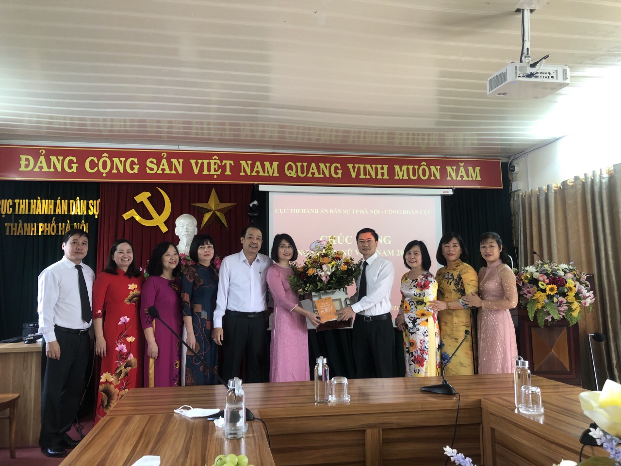 Chào mừng ngày Phụ nữ Việt Nam