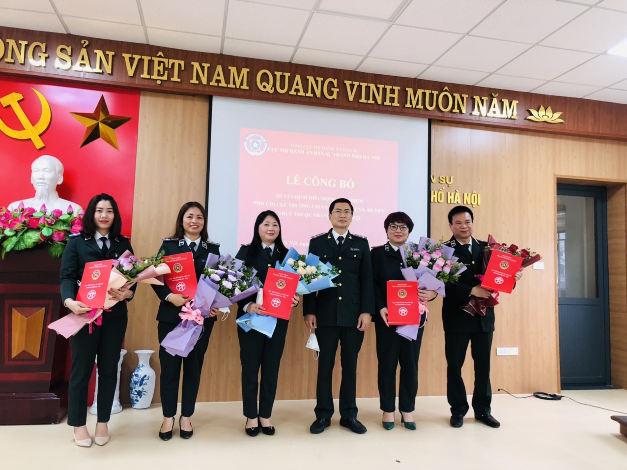 LỄ CÔNG BỐ QUYẾT ĐỊNH ĐIỀU ĐỘNG, BỔ NHIỆM PHÓ CHI CỤC TRƯỞNG CHI CỤC THADS QUẬN, HUYỆN TRỰC THUỘC THÀNH PHỐ HÀ NỘI