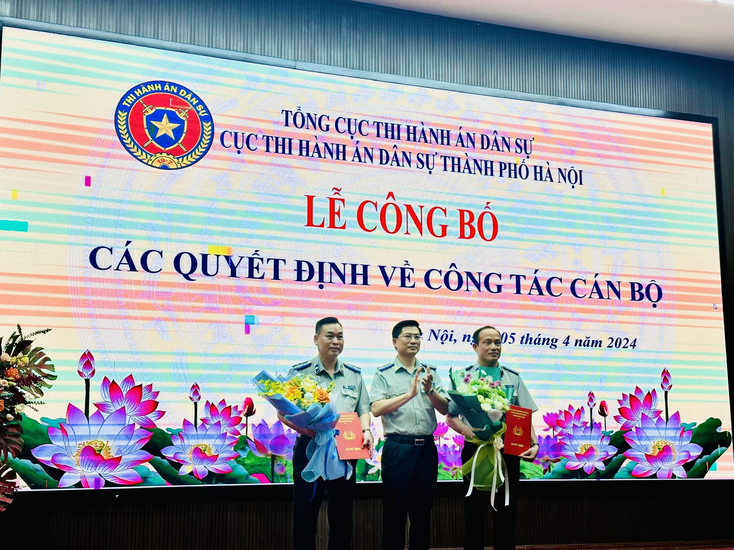 Lễ công bố Quyết định điều động, bổ nhiệm Chi cục trưởng Chi cục Thi hành án dân sự huyện Chương Mỹ và điều động, bổ nhiệm Chánh Văn phòng Cục Thi hành án dân sự thành phố Hà Nội
