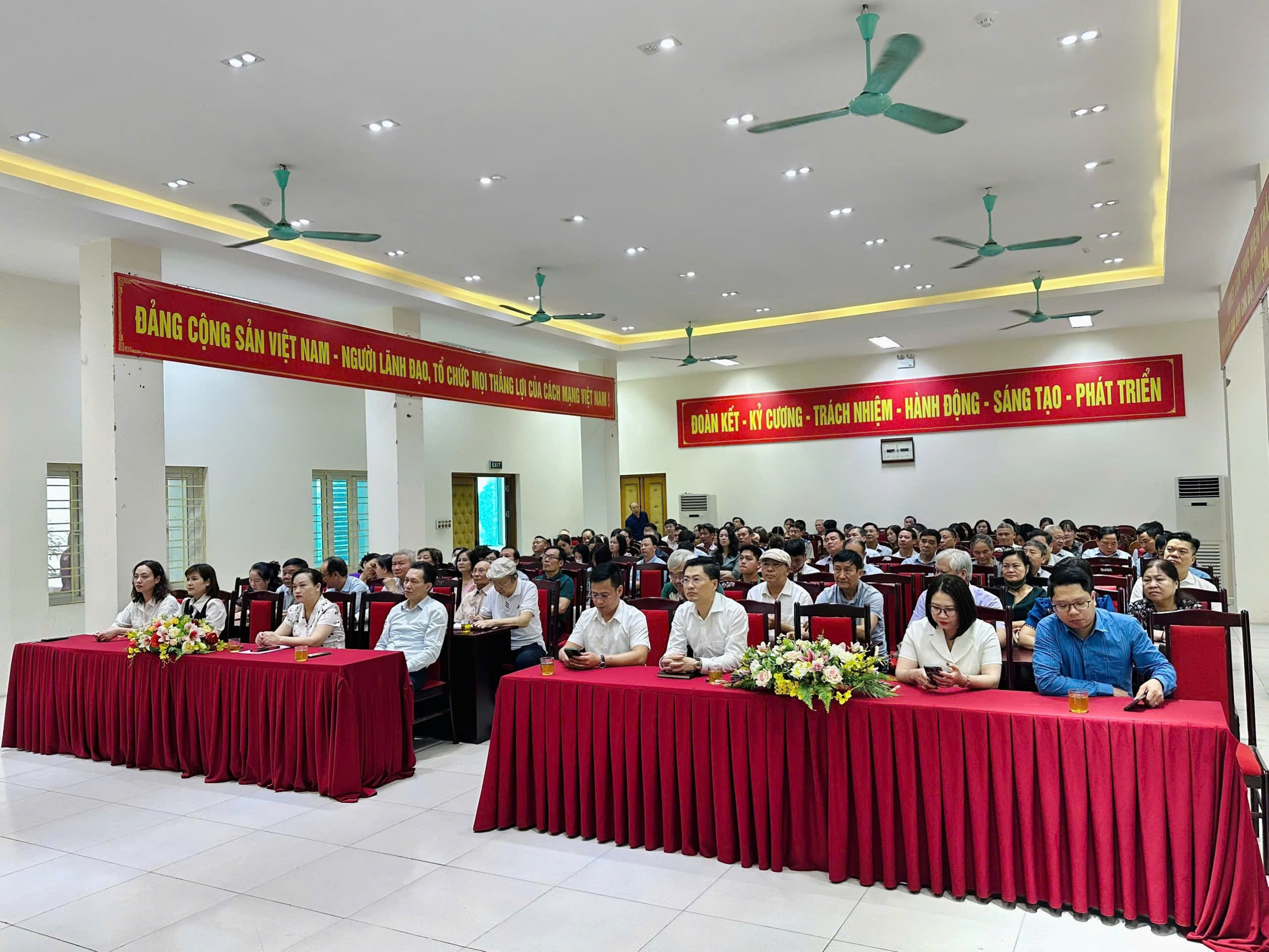 HỘI NGHỊ TOÀN QUỐC QUÁN TRIỆT, TRIỂN KHAI THỰC HIỆN NGHỊ QUYẾT HỘI NGHỊ LẦN THỨ 11, BAN CHẤP HÀNH TRUNG ƯƠNG ĐẢNG KHÓA XIII