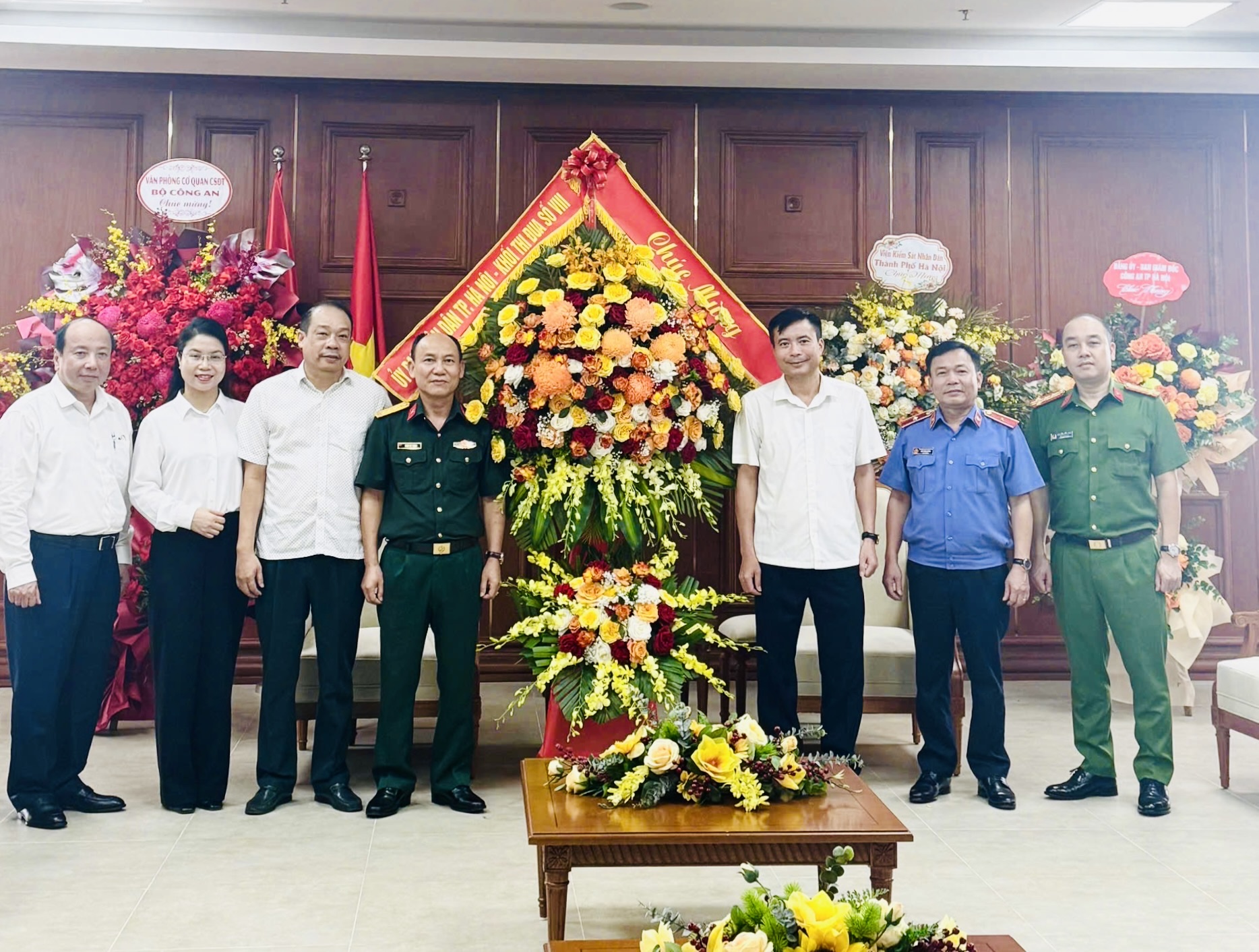 THI HÀNH ÁN DÂN SỰ THÀNH PHỐ HÀ NỘI CHÚC MỪNG 80 NĂM NGÀY TRUYỀN THỐNG TÒA ÁN NHÂN DÂN