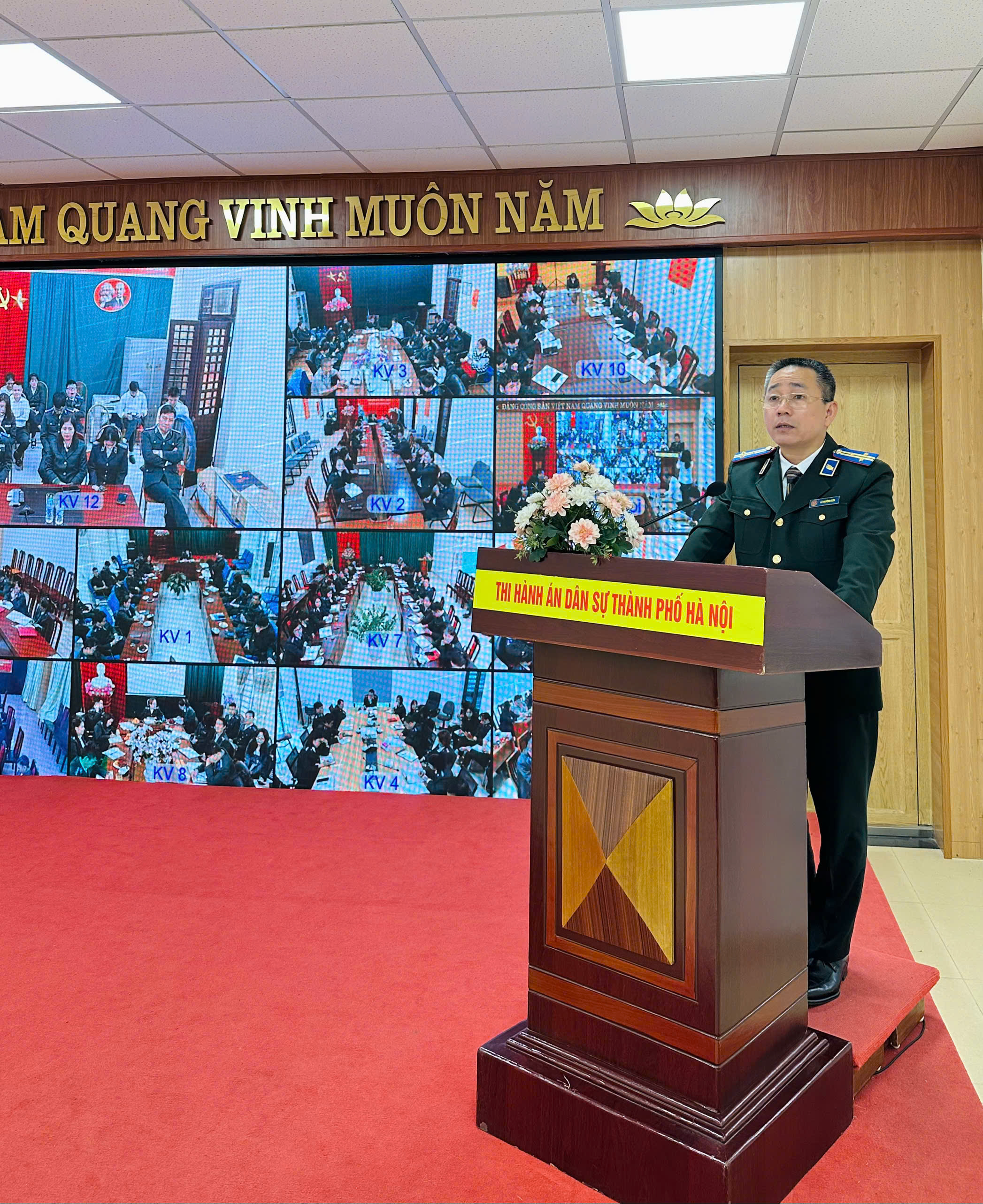 ĐẢNG ỦY THI HÀNH ÁN DÂN SỰ THÀNH PHỐ HÀ NỘI TỔ CHỨC LỄ CHÀO CỜ TRỰC TUYẾN TOÀN THÀNH PHỐ THÁNG 11/2025