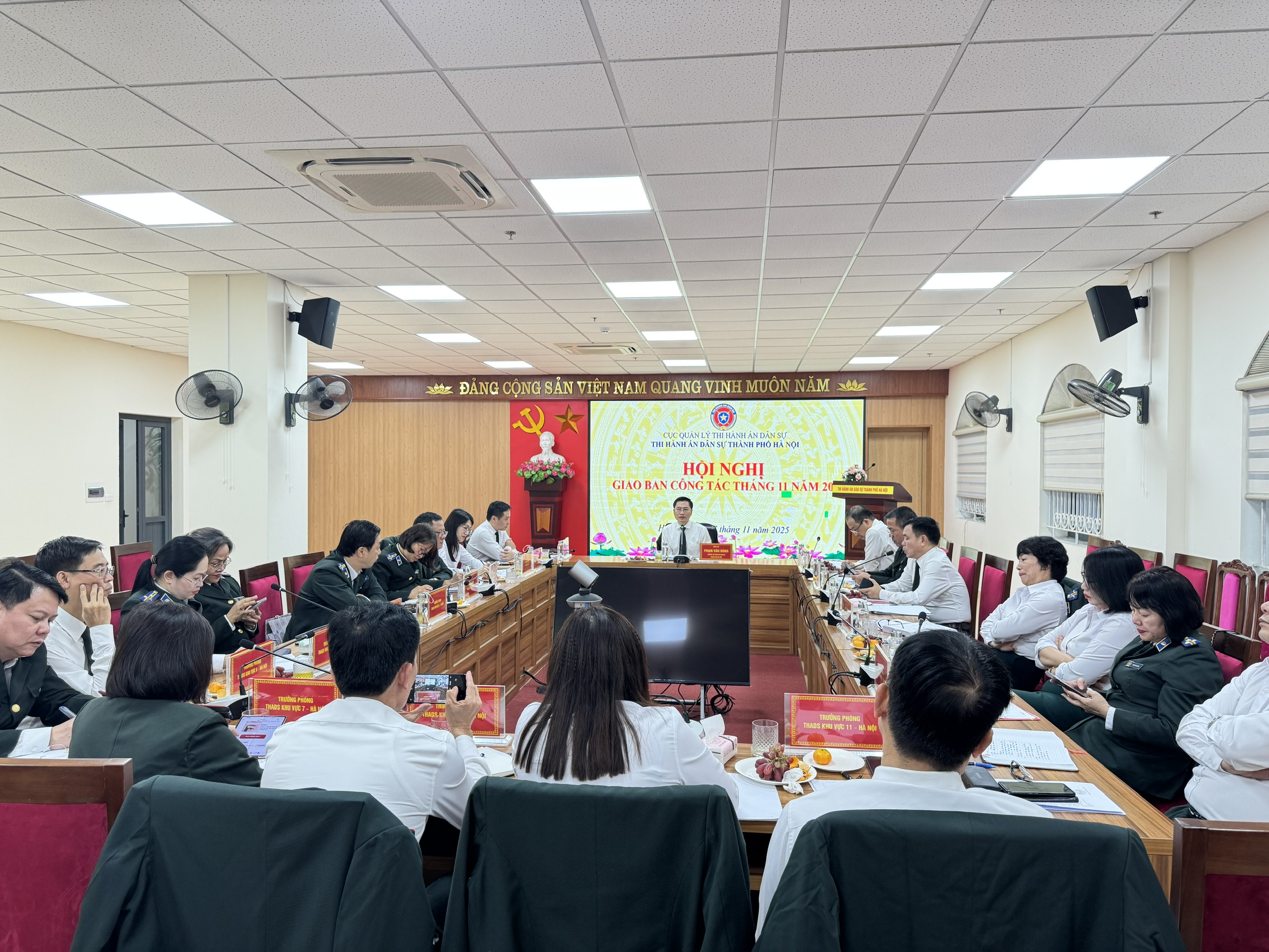 ĐẢNG ỦY THI HÀNH ÁN DÂN SỰ THÀNH PHỐ HÀ NỘI TỔ CHỨC HỘI NGHỊ ĐẢNG ỦY MỞ RỘNG VÀ HỘI NGHỊ GIAO BAN CÔNG TÁC THÁNG 11/2025