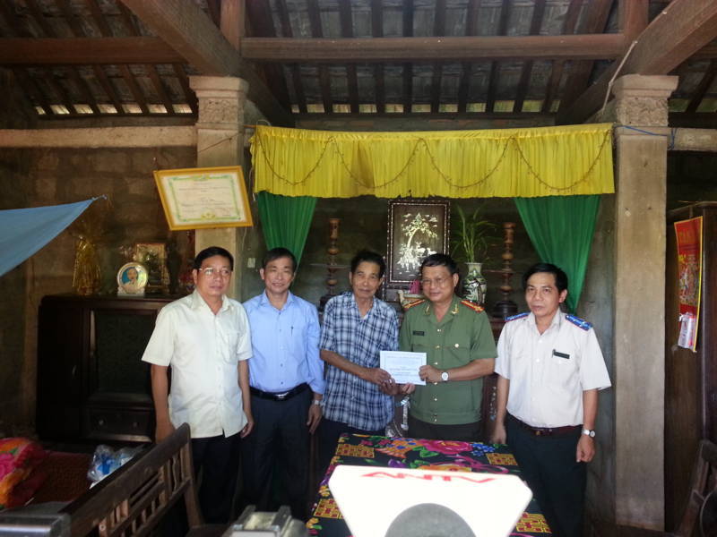 Hoạt động nghĩa tình đồng đội của Khối thi đua Nội chính 1