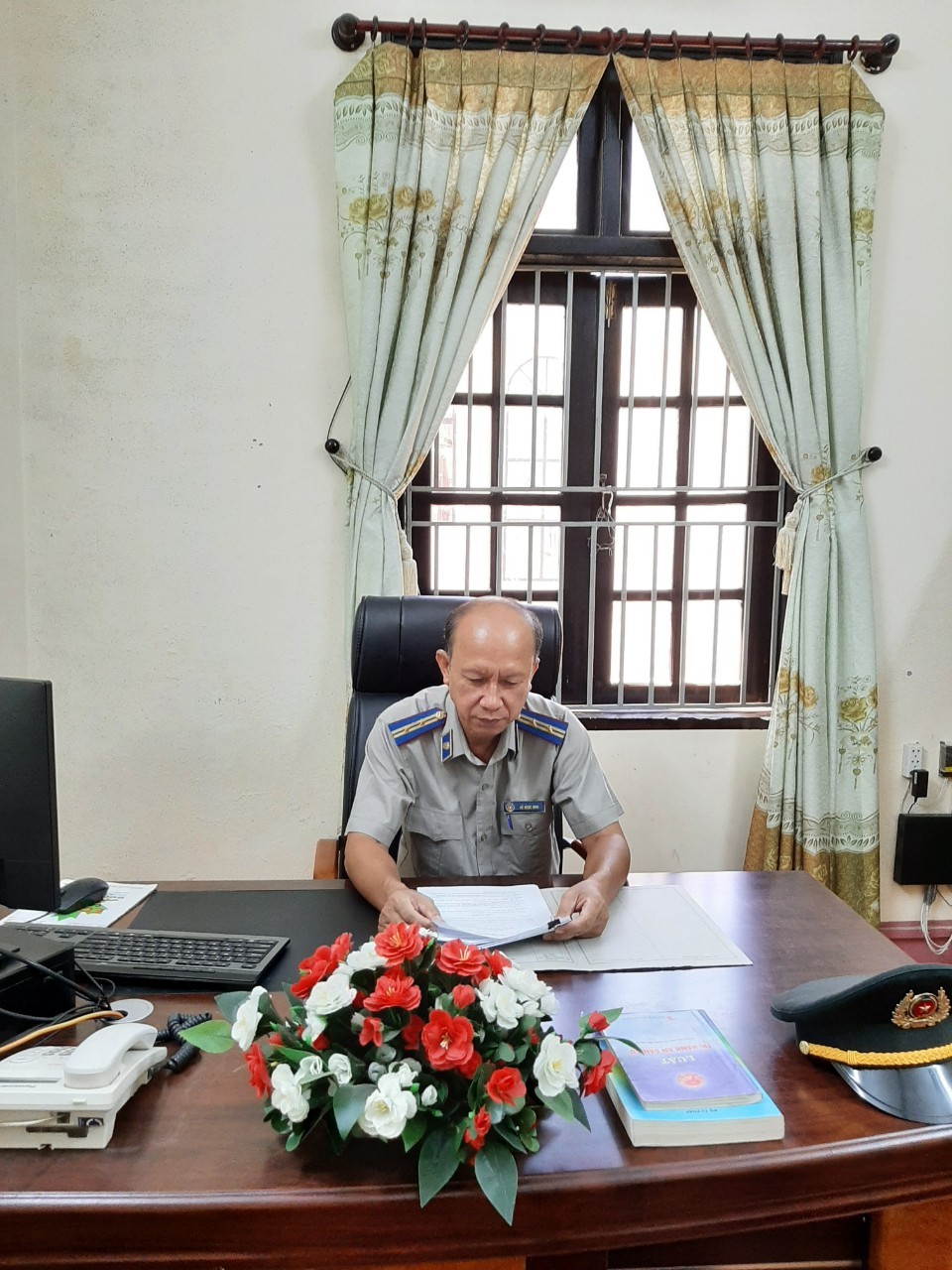 Hội thi cắm hoa nghệ thuật “Vòng tay yêu thương”