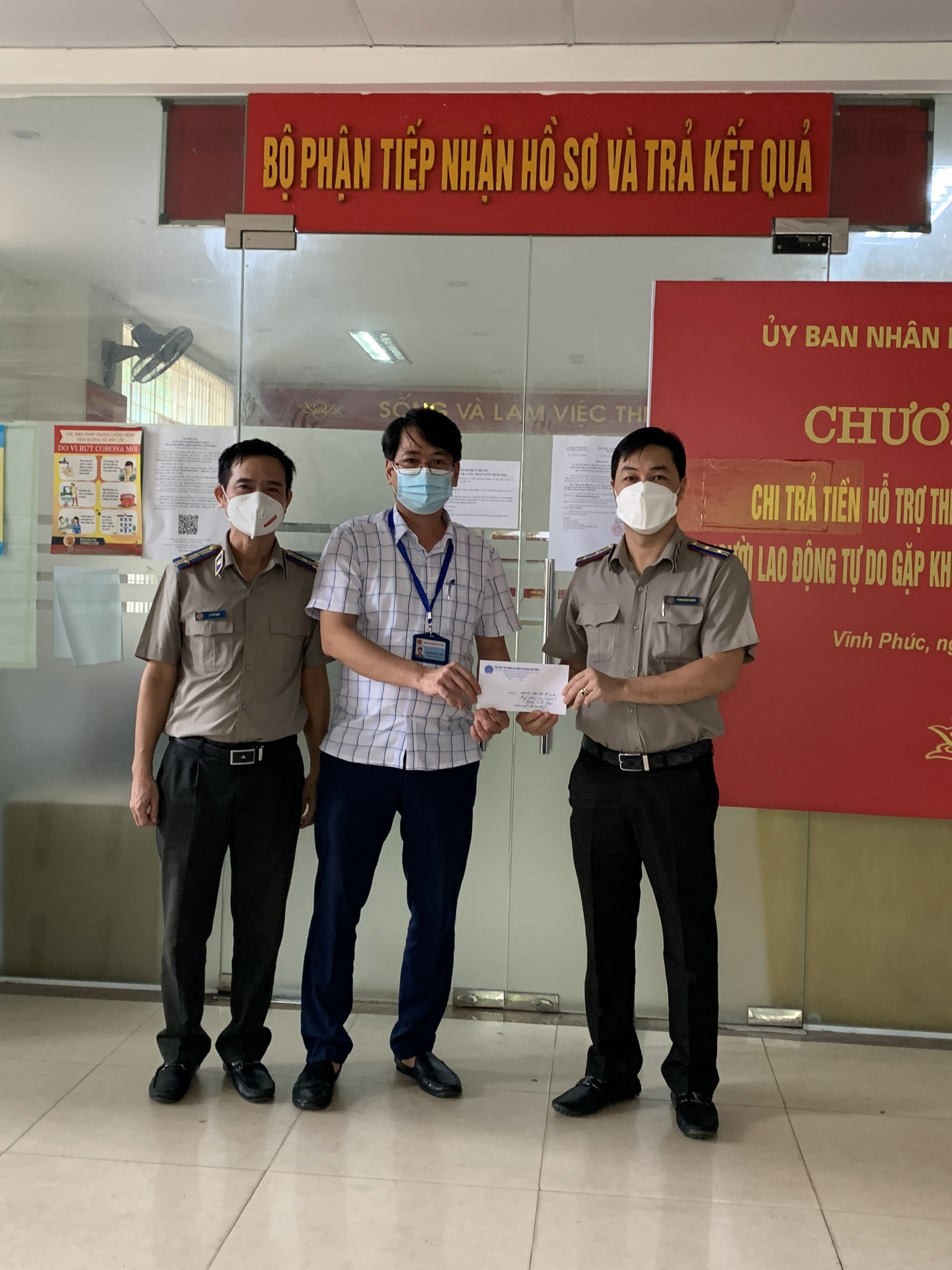 Chi cục Thi hành án dân sự quận Ba Đình chung tay phòng chống, đẩy lùi Covid -19