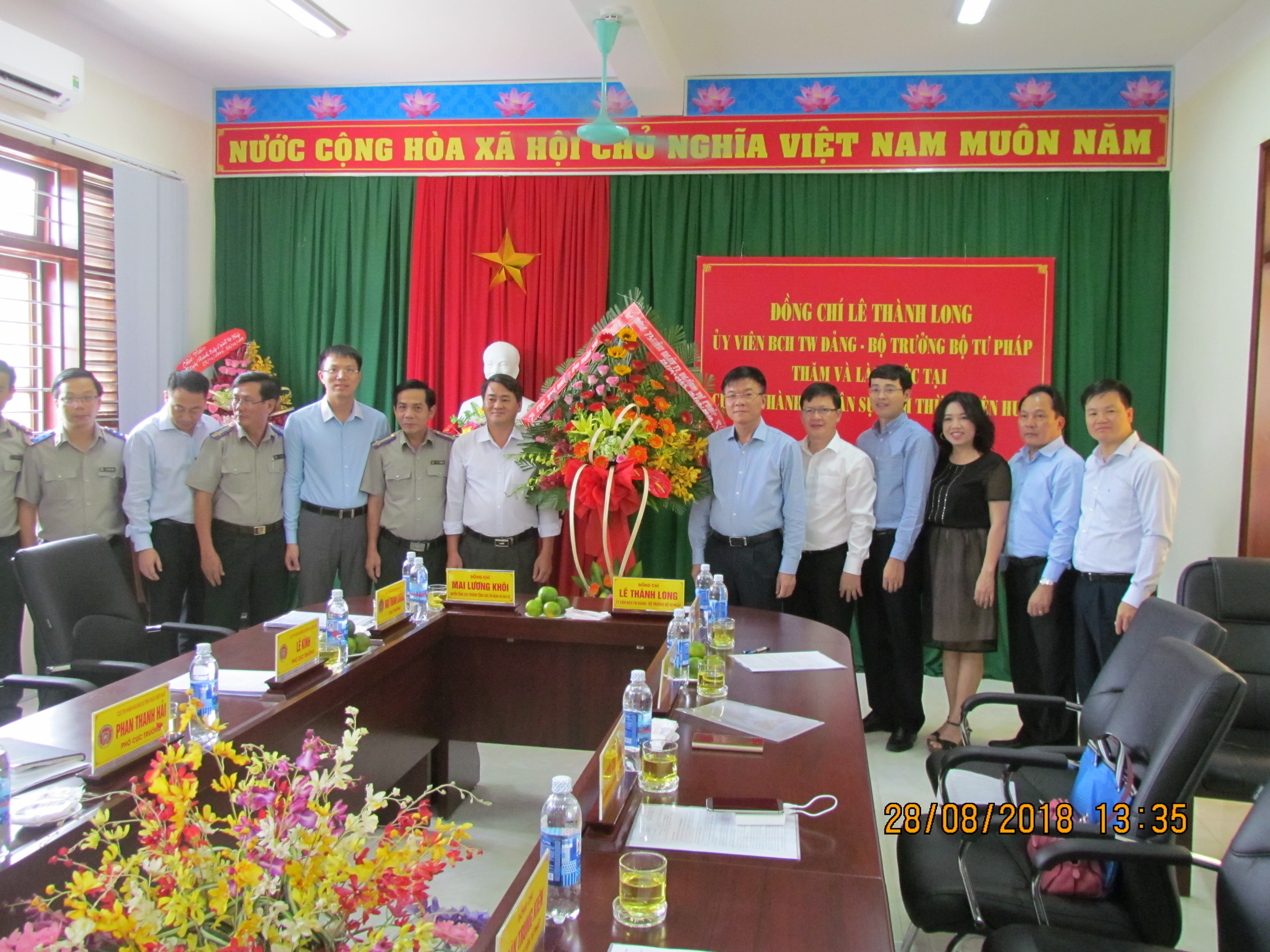 Quyền Tổng cục trưởng Mai Lương Khôi làm việc tại Cục Thi hành án dân sự tỉnh Thừa Thiên Huế