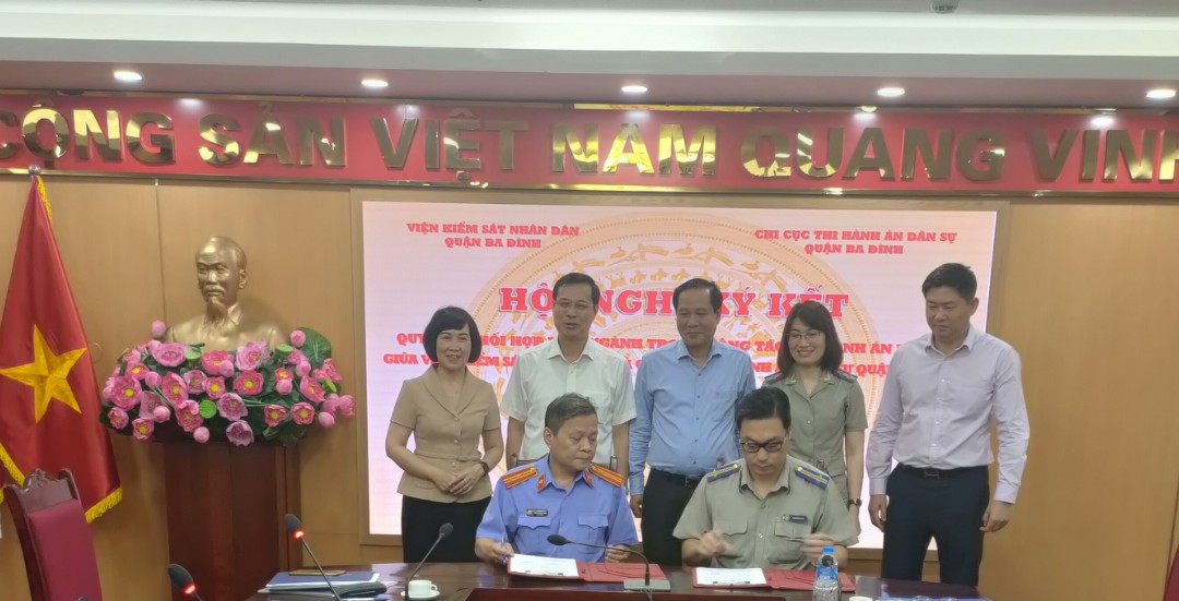 Chi cục Thi hành án dân sự quận Ba Đình và Viện kiểm sát nhân dân quận Ba Đình: Tổ chức Lễ ký ban hành Quy chế phối hợp trong công tác  thi hành án dân sự