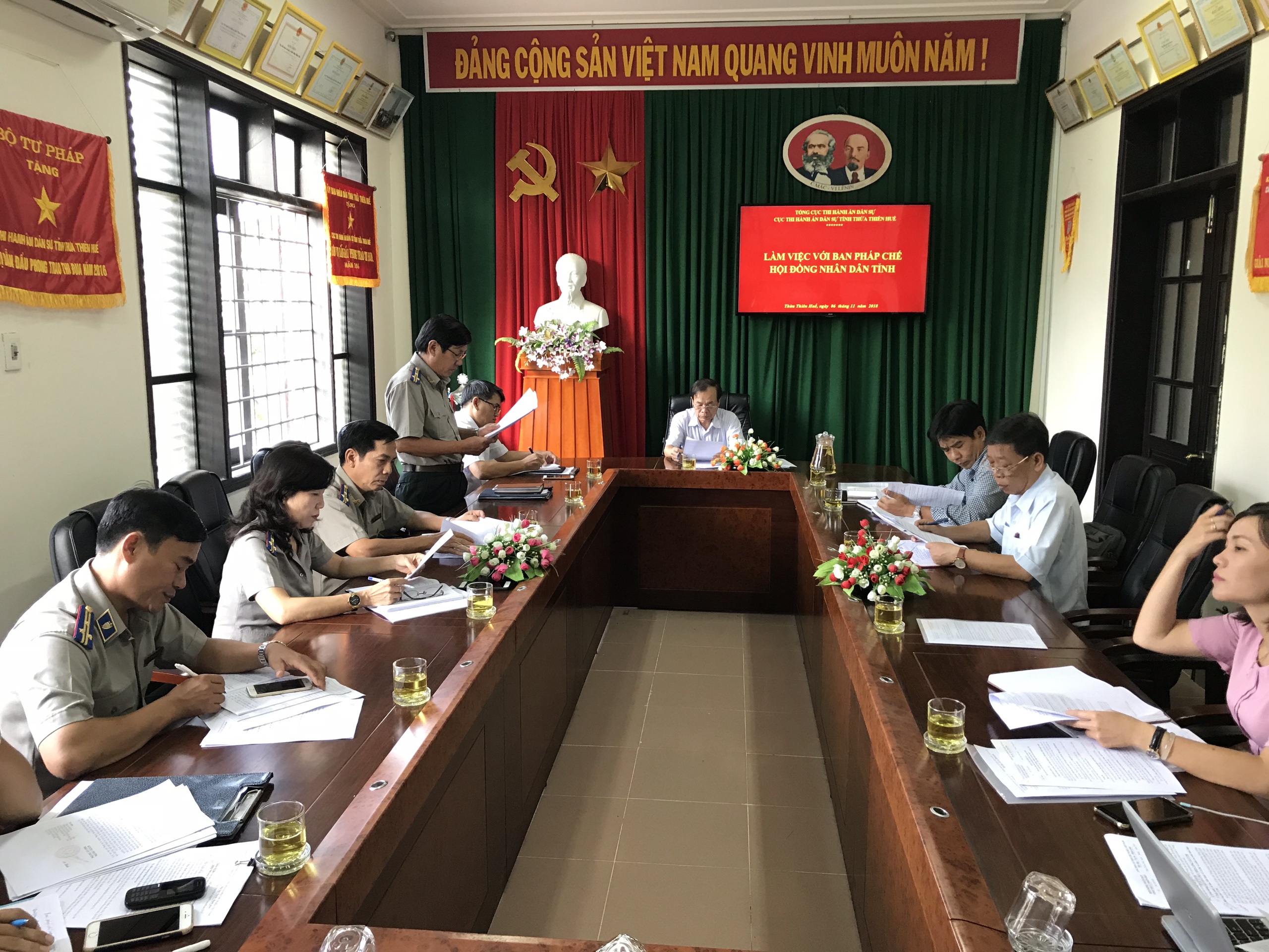 Ban pháp chế Hội đồng nhân dân thẩm tra báo cáo kết quả công tác Thi hành án dân sự, hành chính năm 2018