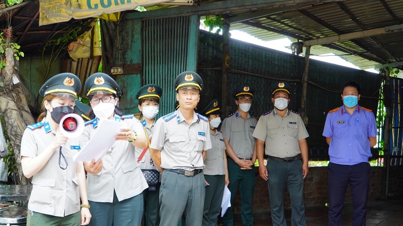 Bình Chánh: Cưỡng chế vụ “biến đất mượn thành sở hữu riêng hơn 30 năm”