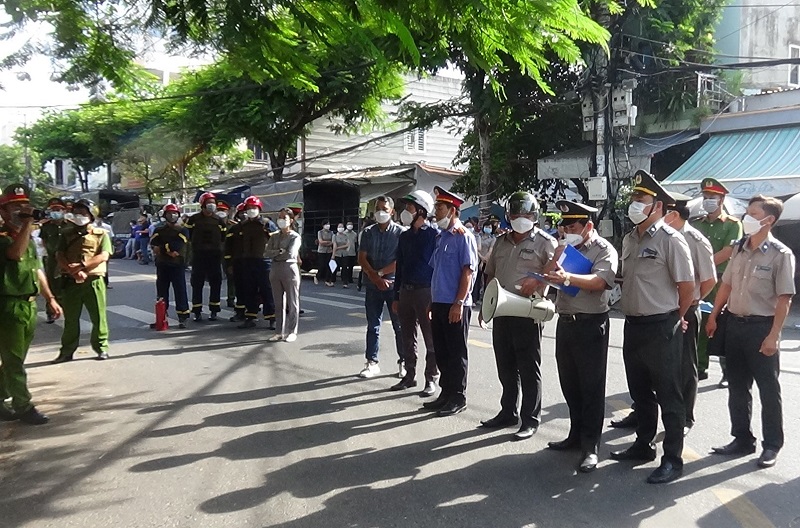 Cục Thi hành án dân sự thành phố Đà Nẵng quyết liệt tổ chức cưỡng chế giao nhà đất