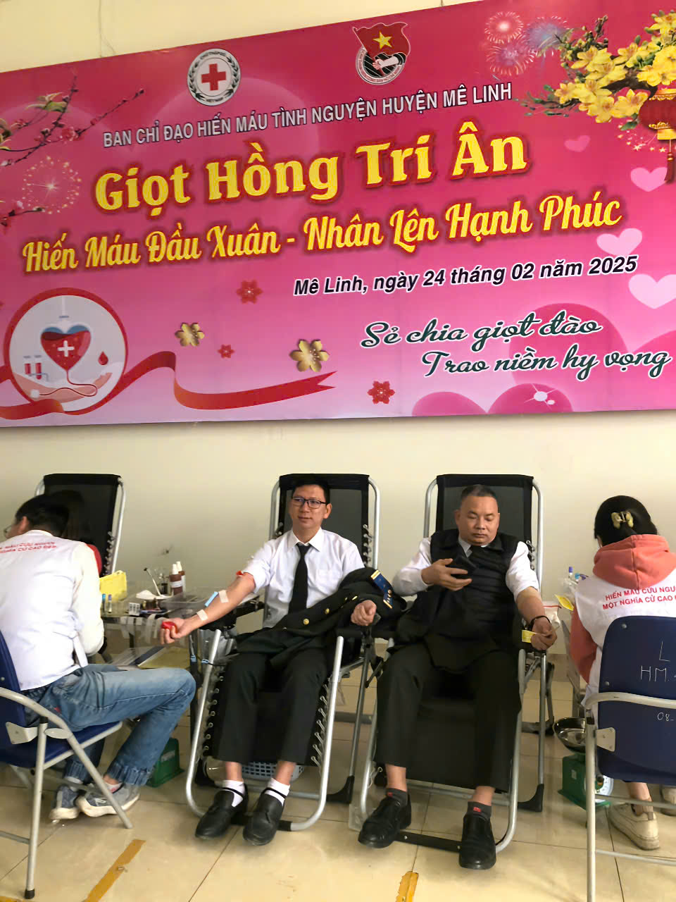 Chi cục Thi hành án dân sự huyện Mê Linh tham gia ngày hội  hiến máu tình nguyện Xuân Ất Tỵ 2025