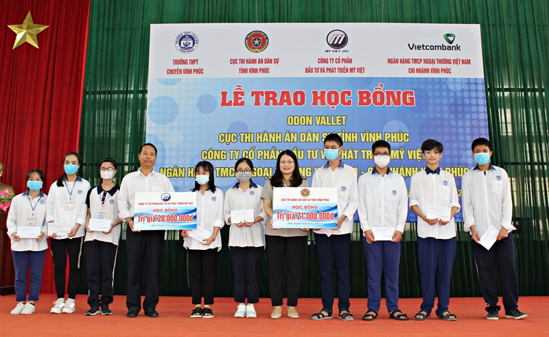 Cục Thi hành án dân sự tỉnh Vĩnh Phúc: tiếp sức đồng hành cùng học sinh nghèo vượt khó