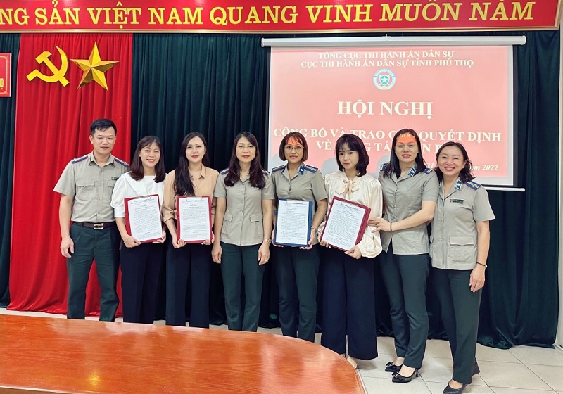 Cục Thi hành án dân sự tỉnh Phú Thọ tổ chức hội nghị công bố và trao các quyết định về công tác cán bộ