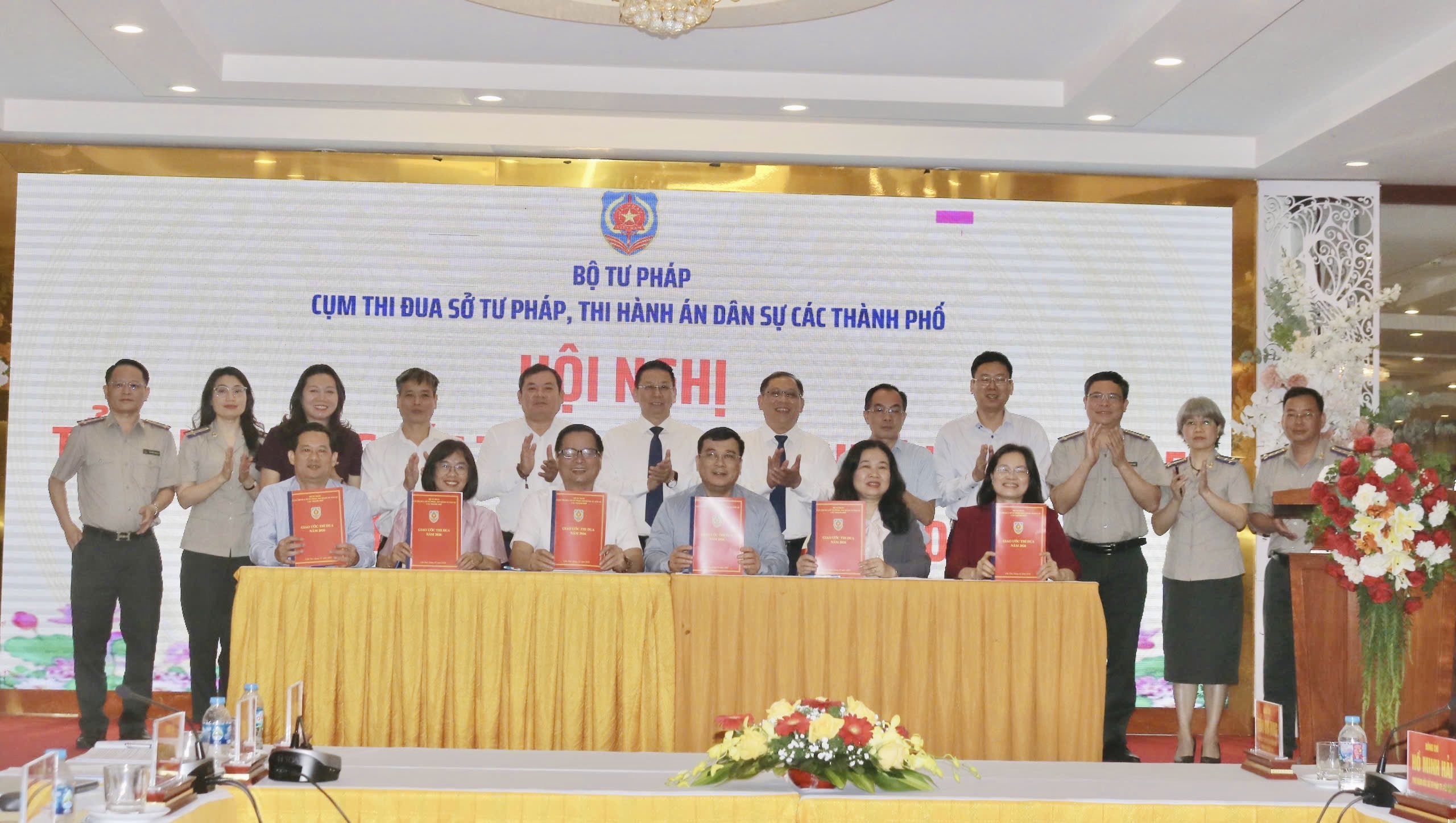 CỤM THI ĐUA CÁC THÀNH PHỐ NĂM 2025: ĐỔI MỚI PHONG TRÀO THI ĐUA, TẠO CHUYỂN BIẾN TRONG THỰC HIỆN NHIỆM VỤ TƯ PHÁP VÀ THI HÀNH ÁN DÂN SỰ