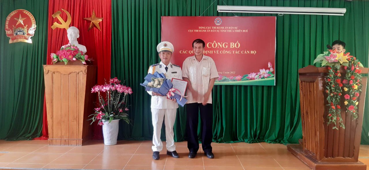 Công bố các Quyết định về công tác cán bộ của Chi cục THADS huyện A Lưới