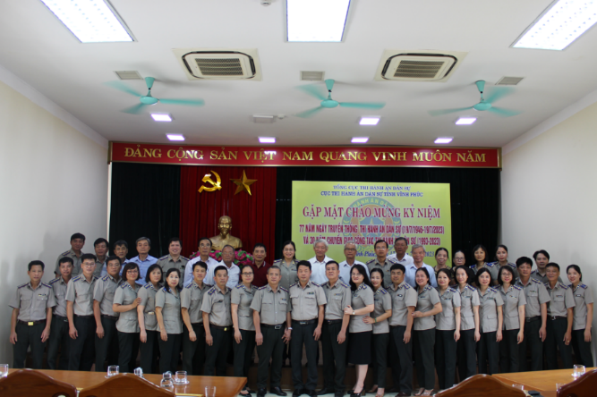 Cục Thi hành án dân sự tỉnh Vĩnh Phúc tổ chức chuỗi các hoạt động kỷ niệm 77 năm ngày truyền thống THADS và 30 năm chuyển giao công tác THADS