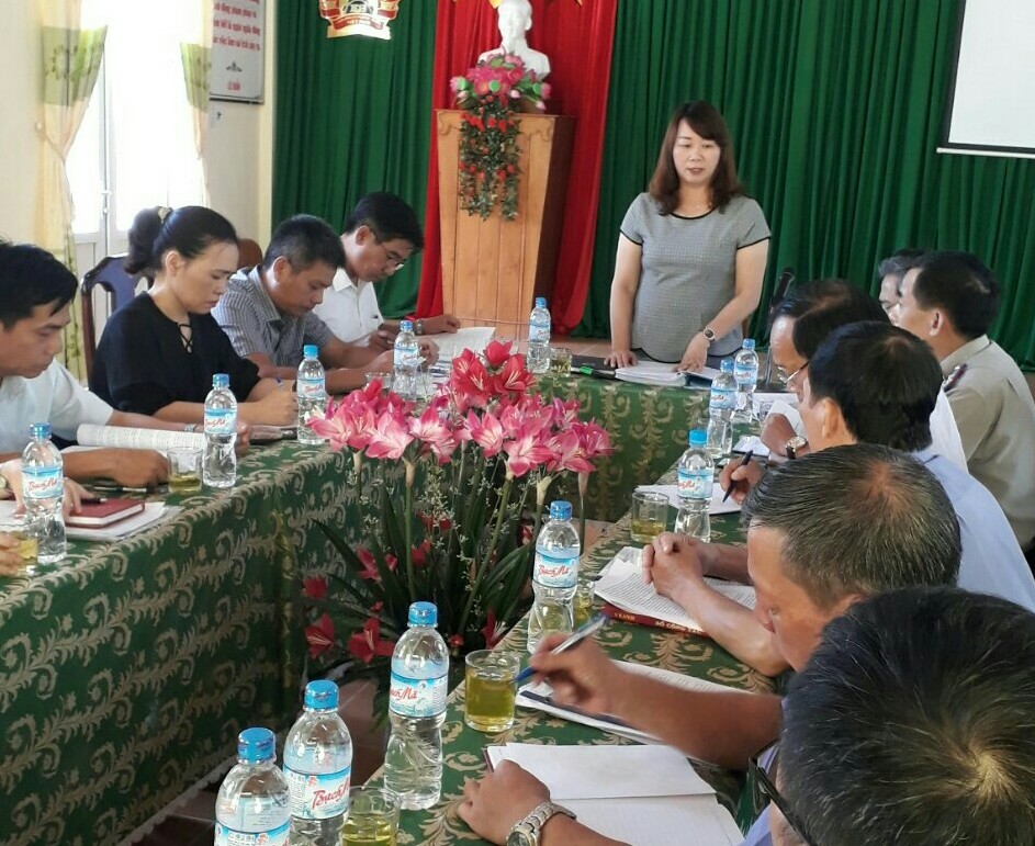 Đoàn giám sát của Hội đồng nhân dân tỉnh tiến hành giám sát việc chấp hành quy định của pháp luật về Thi hành án dân sự tại Chi cục Thi hành án dân sự huyện A Lưới.