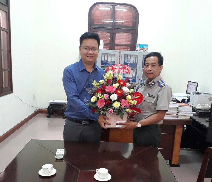 Chi cục Thi hành án dân sự huyện A Lưới chúc mừng 73 năm Ngày truyền thống ngành Kho bạc Nhà nước (29/5/1946-29/5/2019)