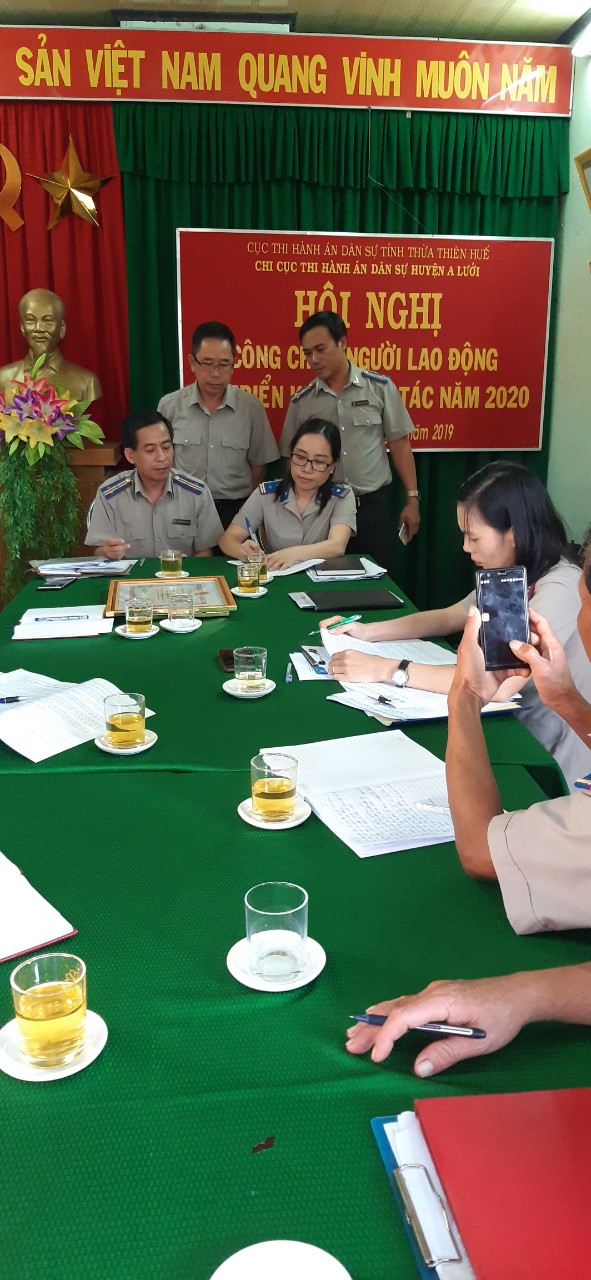 Chi cục Thi hành án dân sự huyện A Lưới đã tổ chức Hội nghị công chức, người lao động và triển khai công tác năm 2020