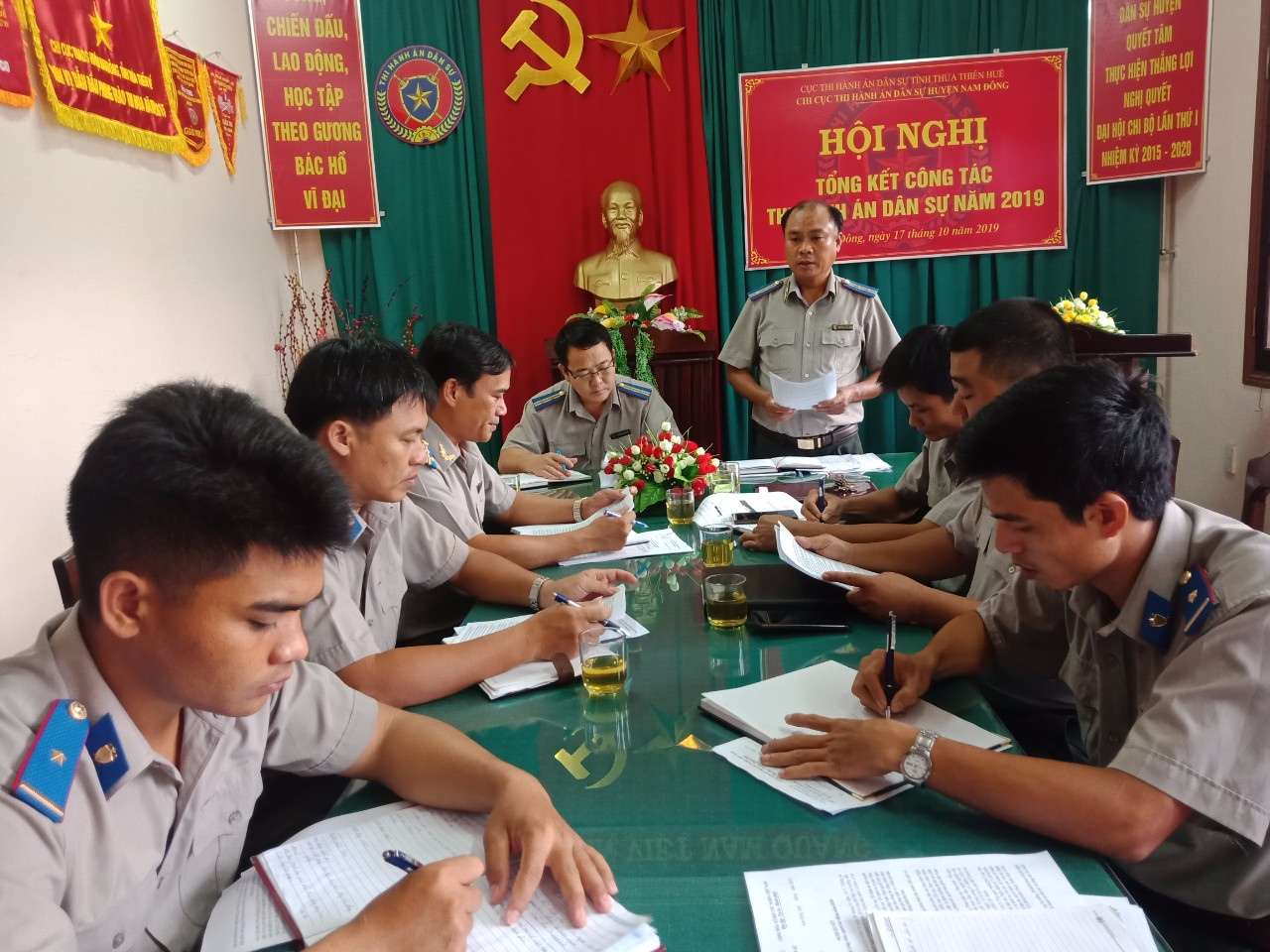 Tấm gương điển hình tiên tiến về học tập và làm theo tư tưởng, đạo đức, phong cách Hồ Chí Minh của người miền nuia Nam Đông.