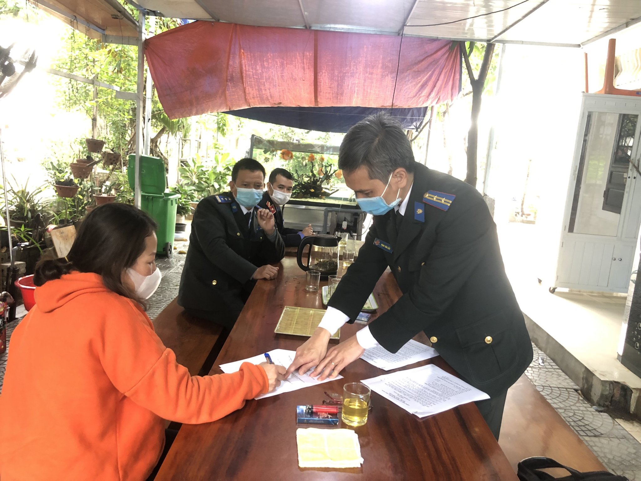 Chi cục Thi hành án dân sự huyện Phong Điền giao tài sản thành công vụ Trần Thị Vui - Trần Văn Hải, Nguyễn Thị Hường, địa chỉ: Tổ dân phố Tân Lập, thị trấn Phong Điền, huyện Phong Điền, tỉnh Thừa Thiên Huế