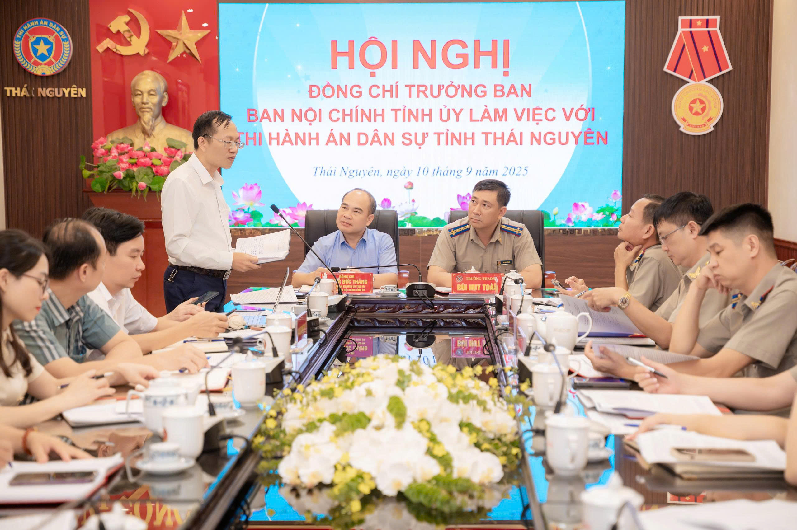 Đồng chí Trưởng Ban Nội chính Tỉnh uỷ Thái Nguyên làm việc với Thi hành án dân sự tỉnh