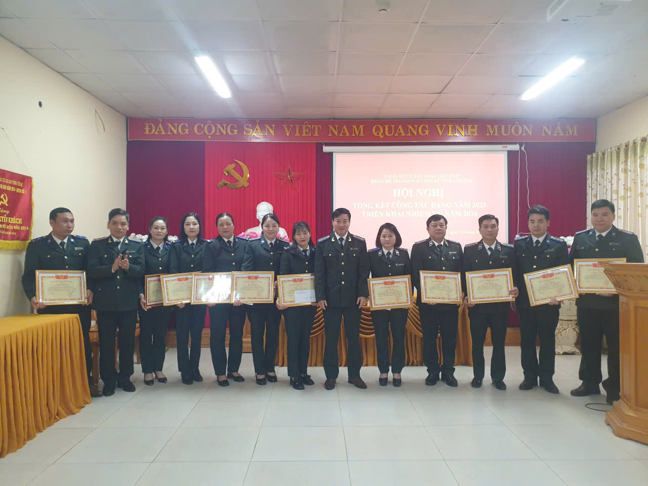 Thi hành án dân sự tỉnh Lào Cai tổ chức Hội nghị Tổng kết công tác Đảng năm 2025; Đánh giá kết quả công tác THADS, hành chính Quý I năm 2026; Hội nghị công chức, người lao động năm 2025; Công bố quyết định bổ nhiệm chức vụ Phó Trưởng THADS tỉnh Lào Cai