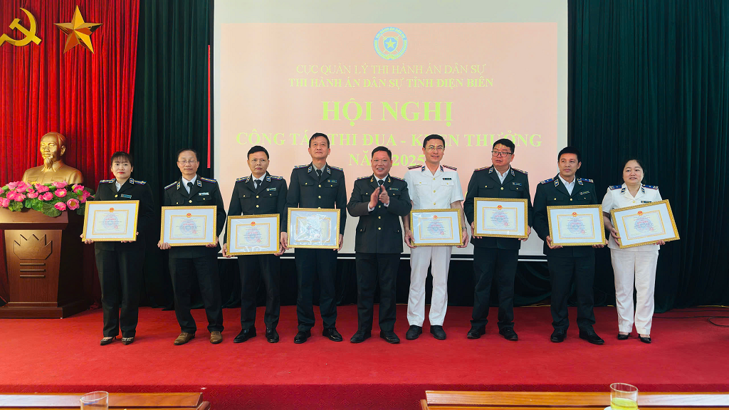 Thi hành án dân sự tỉnh Điện Biên tổ chức Hội nghị cán bộ công chức năm 2025