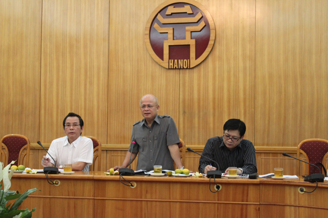 Khi người phải thi hành án là Ủy ban nhân dân cấp huyện: Đề nghị giao thẩm quyền thi hành cho thành phố