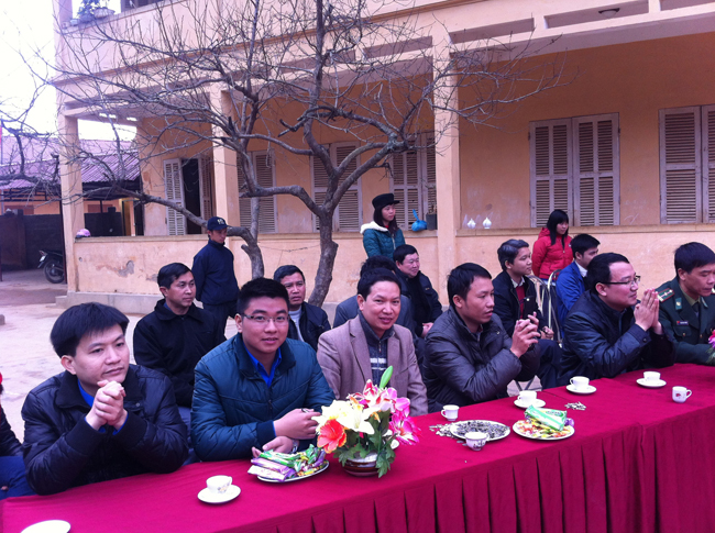 Đoàn cơ sở Tổng cục Thi hành án dân sự tham gia tổ chức ủng hộ và thăm, tặng quà Tết cho các gia đình chính sách, học sinh nghèo tại xã Ma Lé, huyện Đồng Văn, tỉnh Hà Giang 