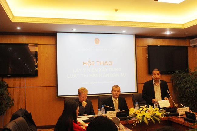 Tổ chức Hội thảo khoa học lấy ý kiến xây dựng Luật sửa đổi, bổ sung một số điều của Luật Thi hành án dân sự