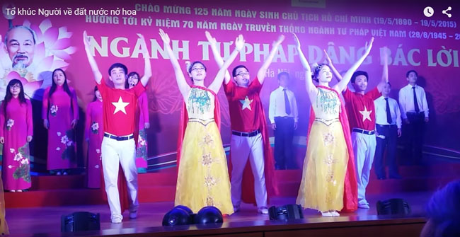 Tổng cục trưởng Hoàng Sỹ Thành tuyên dương các cá nhân thuộc cơ quan Tổng cục Thi hành án dân sự đạt giải cao trong Hội thi tiếng hát Ngành Tư pháp lần thứ III trong khối các đơn vị thuộc Bộ Tư pháp và các tổ chức pháp chế