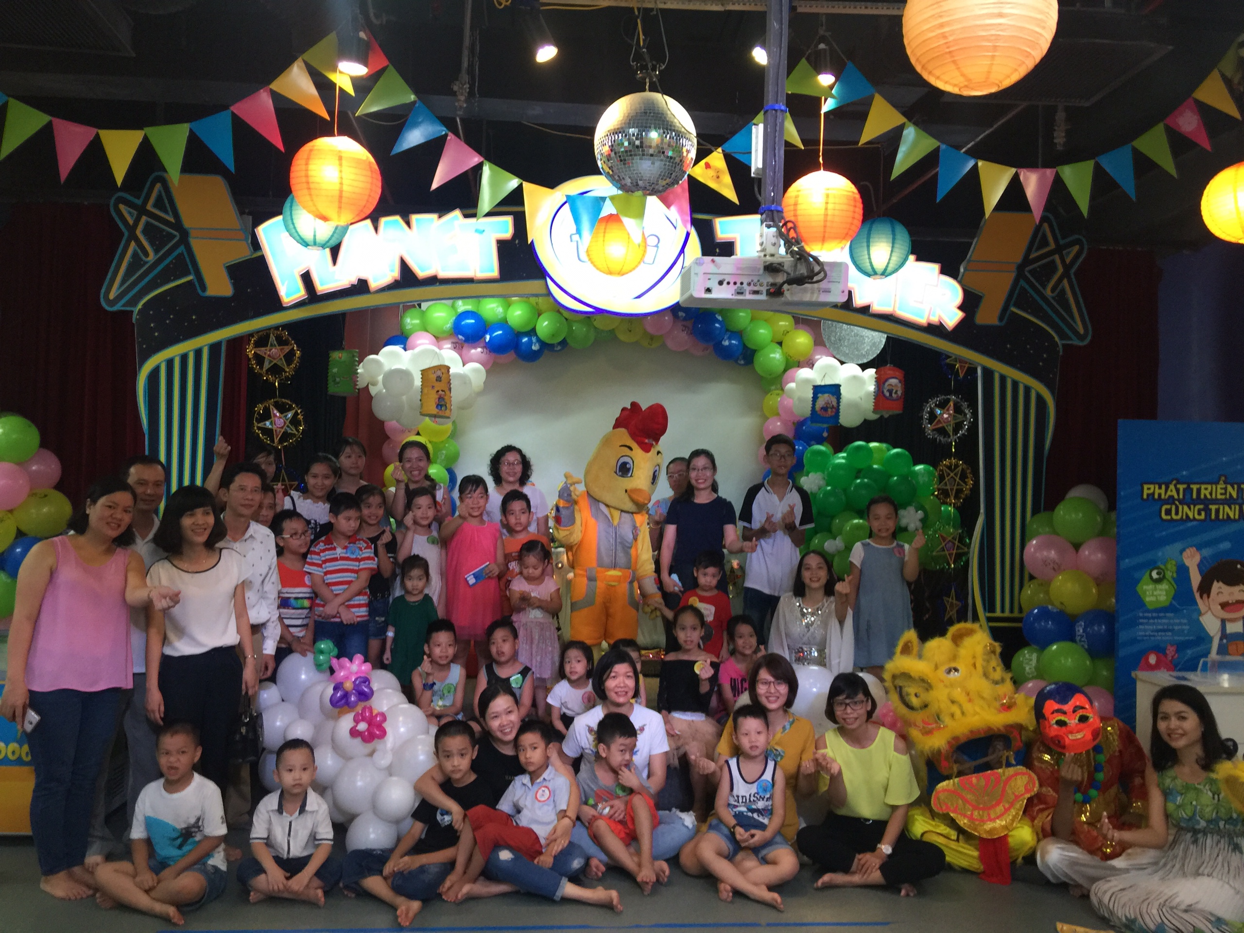 Công Đoàn Cục Thi hành án dân sự thành phố tổ chức chương trình Vui chơi đón Tết trung thu cho các cháu thiếu nhi