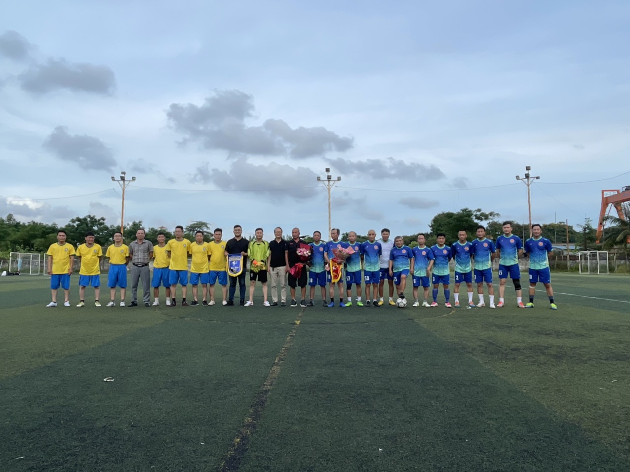 Cục Thi hành án dân sự thành phố giao hữu bóng đá hướng tới Kỷ niệm Ngày Truyền thống Thi hành án dân sự