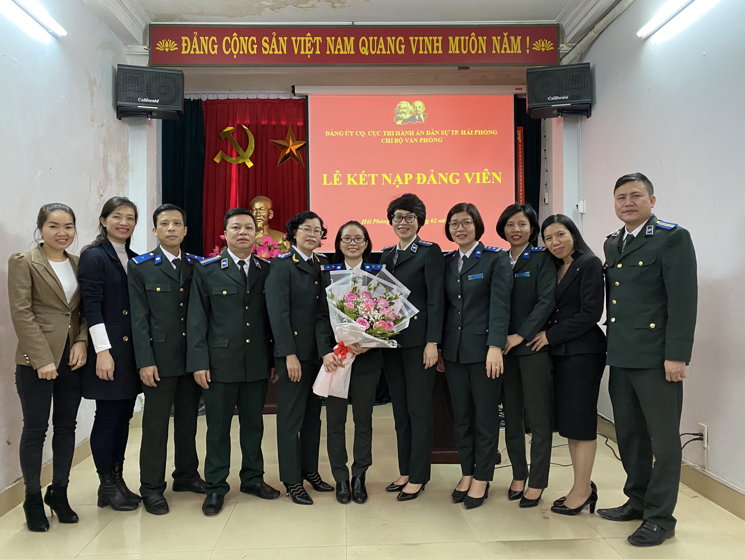 Đổi mới phương thức lãnh đạo của Đảng ủy cơ quan Cục Thi hành án dân sự thành phố đối với việc thực hiện nhiệm vụ chính trị, lập thành tích chào mừng 75 năm ngày truyền thống Thi hành án dân sự  (19/7/1946-19/7/2021)