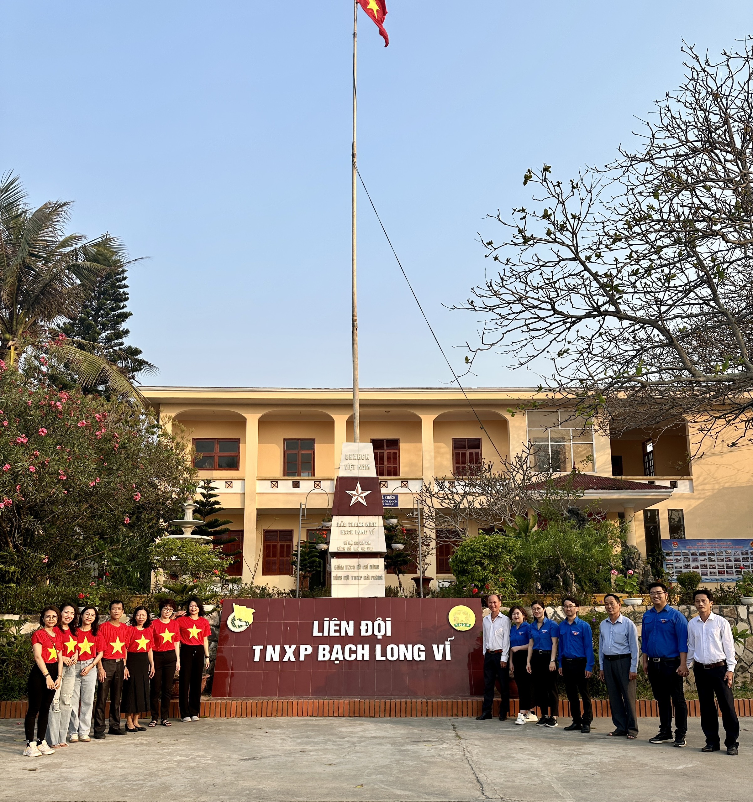 Chi đoàn cơ quan Cục Thi hành án dân sự thành phố triển khai chương trình “Hành trình thanh niên về thăm huyện đảo Bạch Long Vĩ”