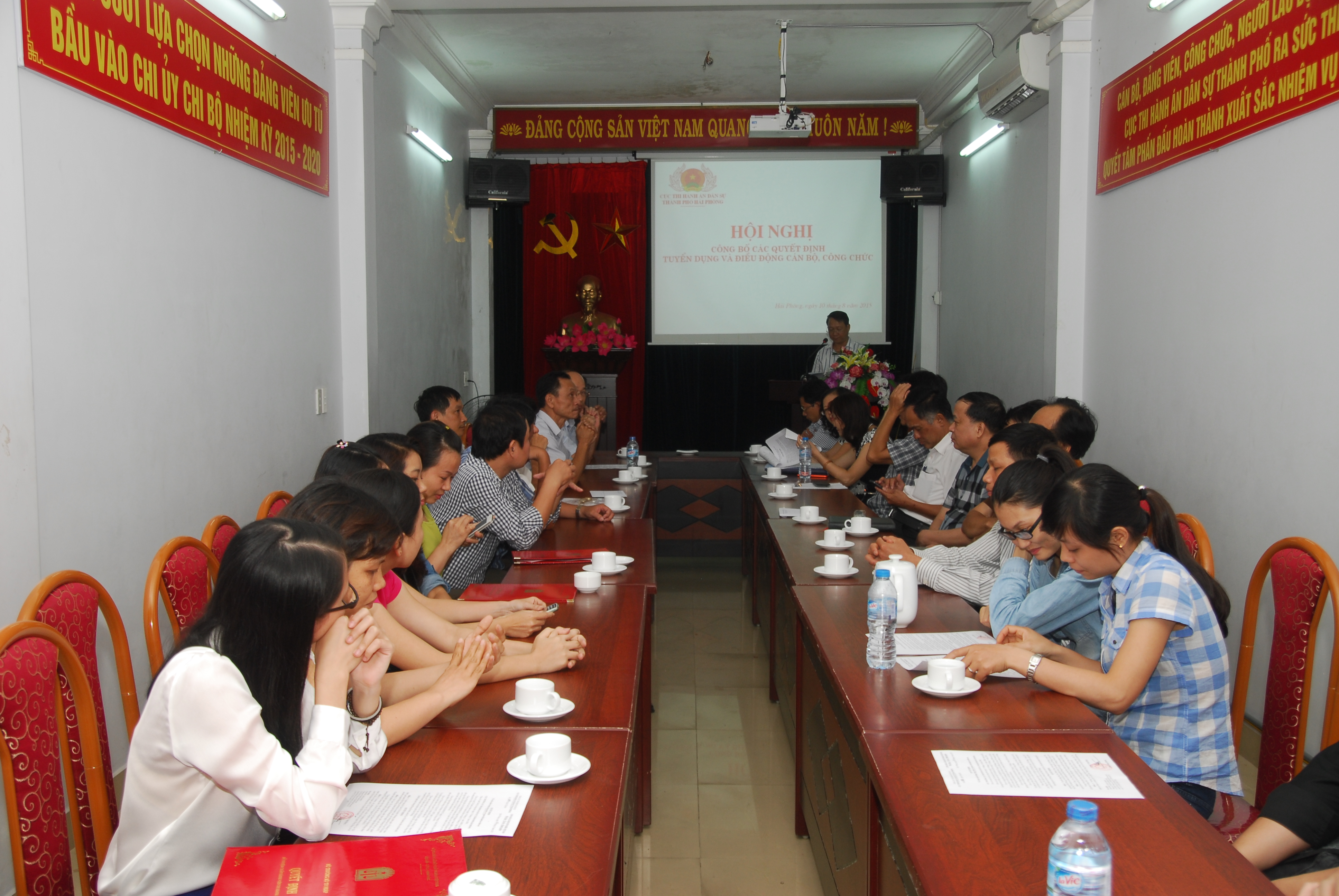 Cục Thi hành án dân sự thành phố Hải Phòng tổ chức Hội nghị công bố các Quyết định tuyển dụng và điều động cán bộ, công chức.