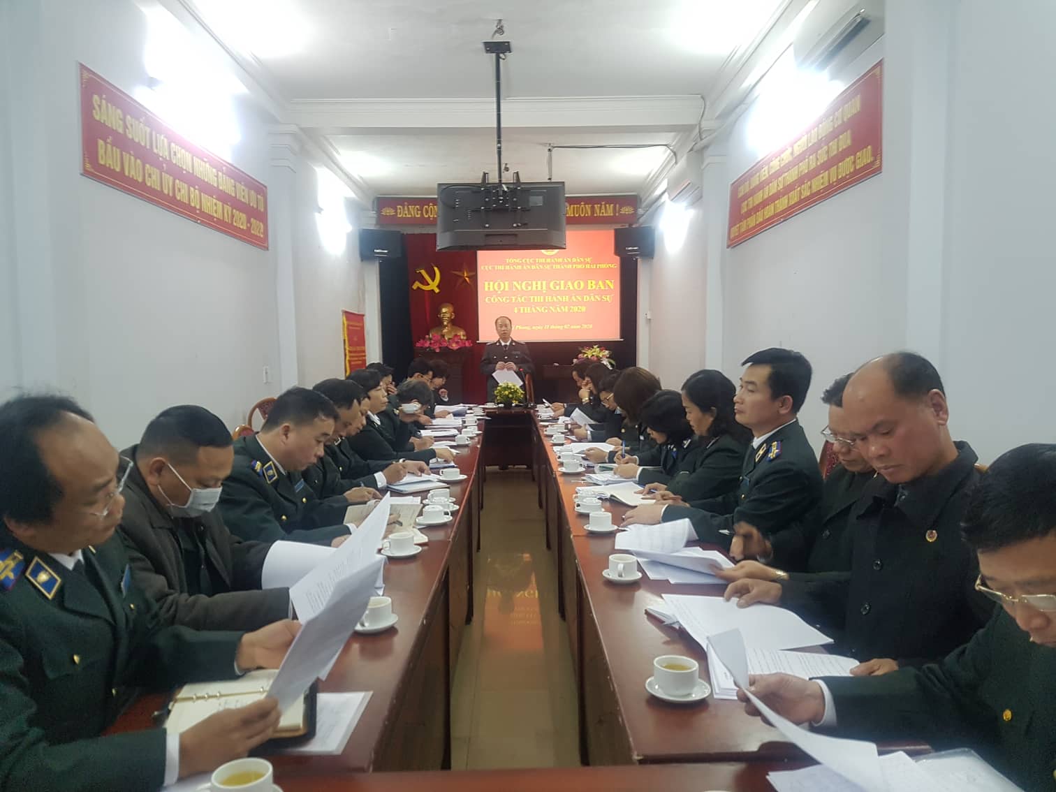 Hội nghị Giao ban trực tuyến Quý 1 năm 2020 của Tổng cục Thi hành án dân sự với 63 Cục THADS địa phương và Hội nghị Giao ban công tác thi hành án dân sự, hành chính 4 tháng đầu năm 2020 của Cục Thi hành án dân sự thành phố