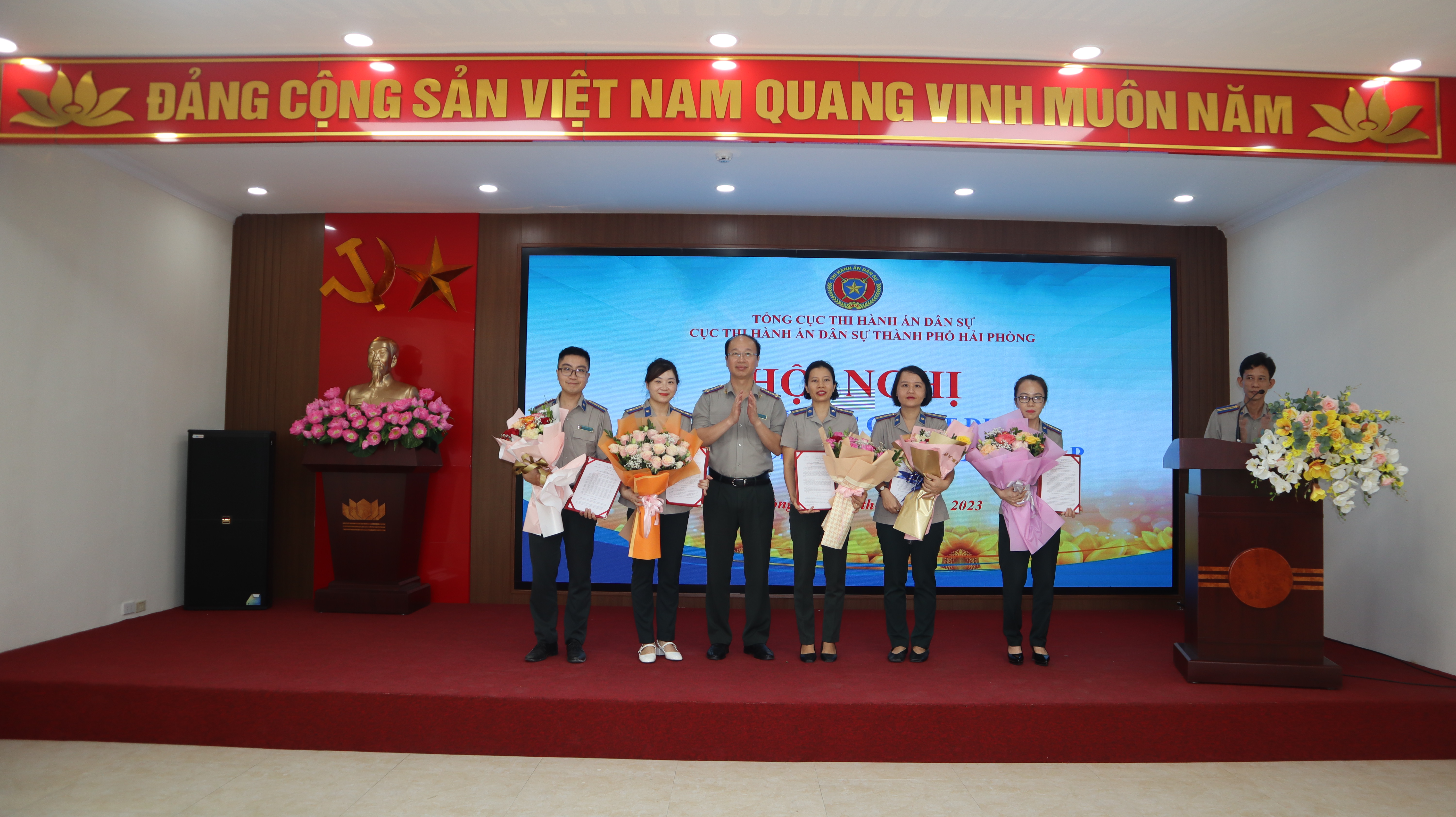 Cục Thi hành án dân sự thành phố Hải Phòng tổ chức hội nghị công bố quyết định bổ nhiệm Chấp hành viên sơ cấp năm 2023