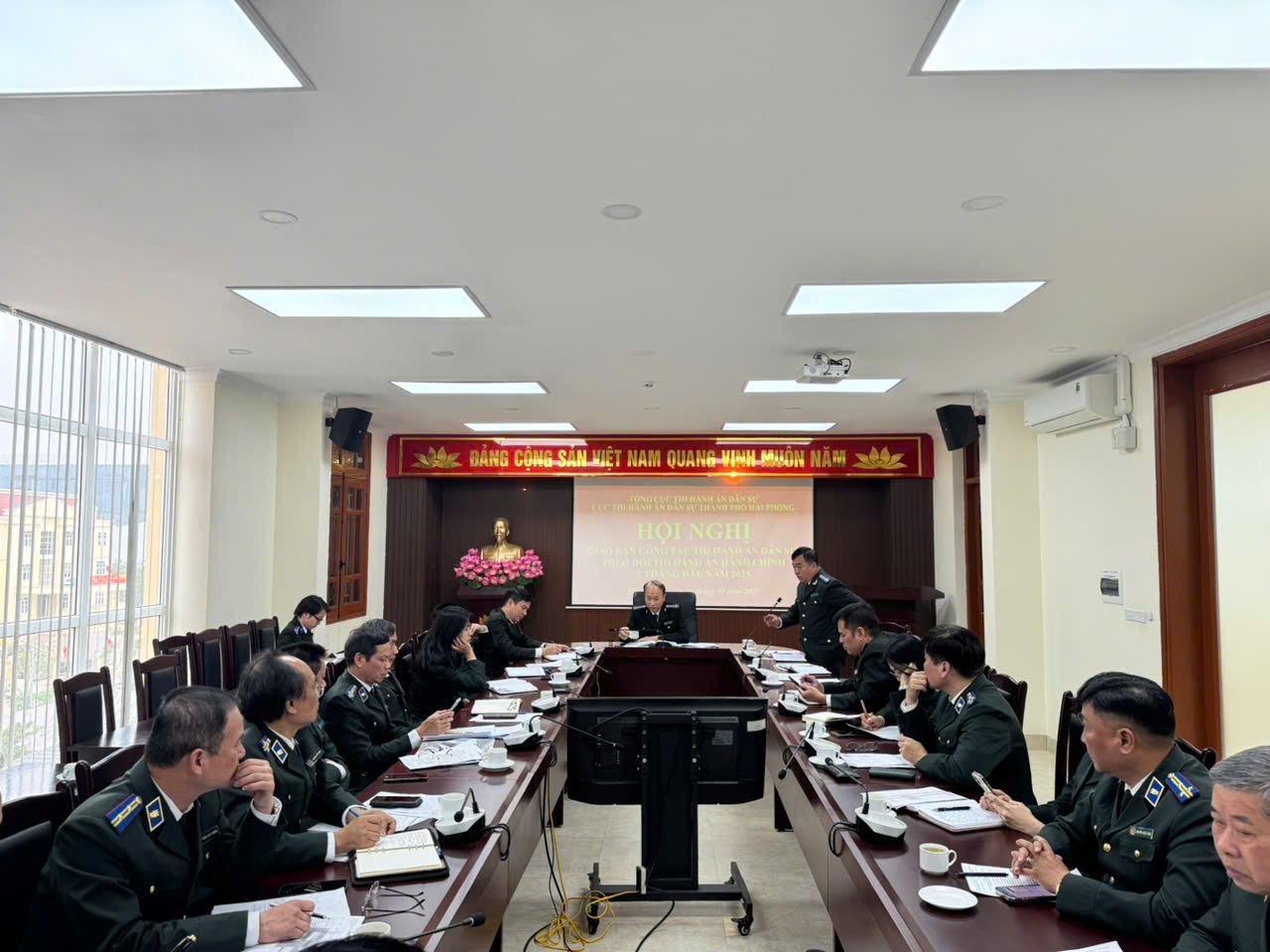 Hội nghị giao ban công tác thi hành án dân sự, hành chính 03 tháng đầu năm 2025 của Cục Thi hành án dân sự thành phố Hải Phòng