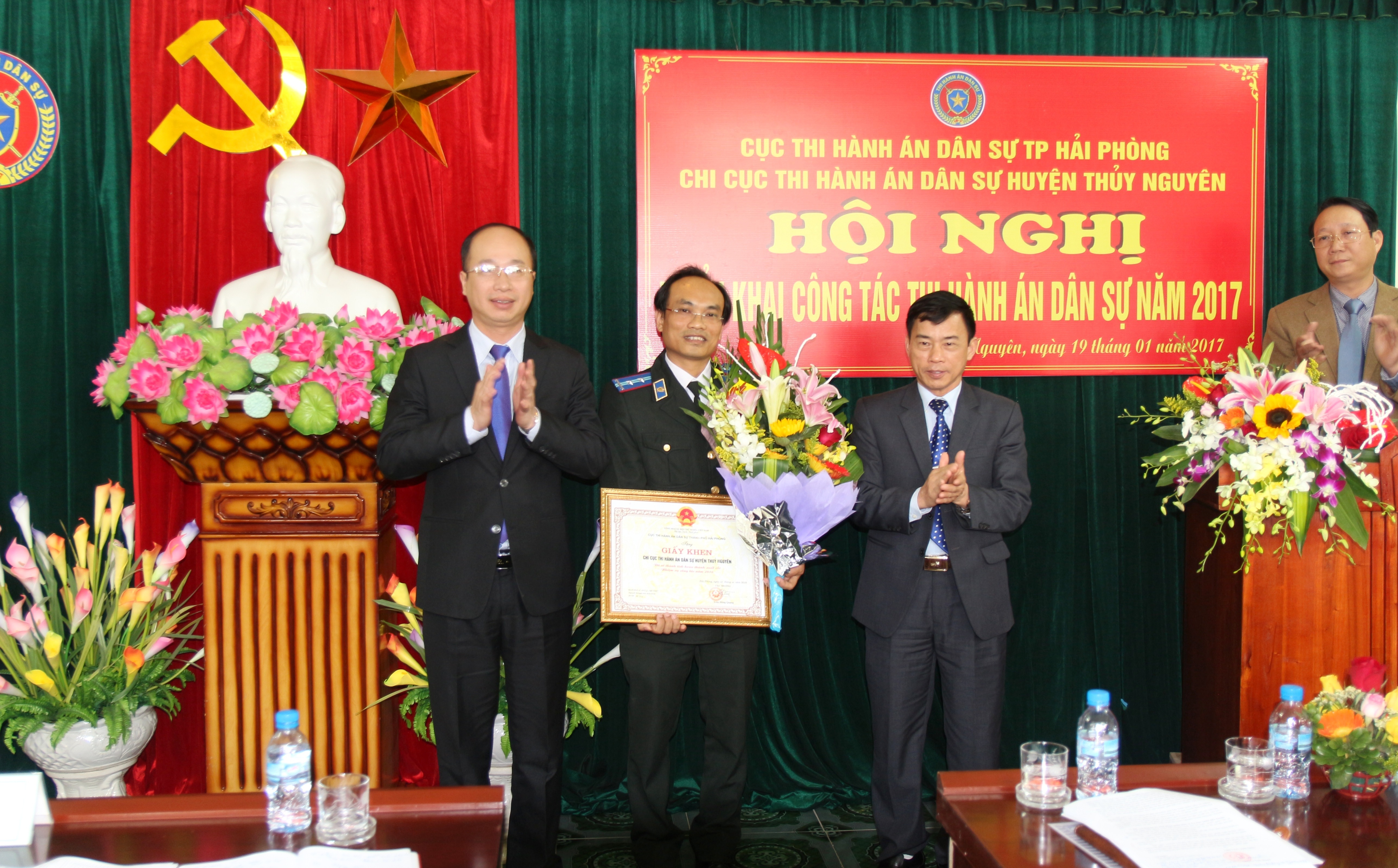 Chi cục Thi hành án dân sự huyện Thủy Nguyên tổ chức Hội nghị triển khai công tác Thi hành án dân sự năm 2017.