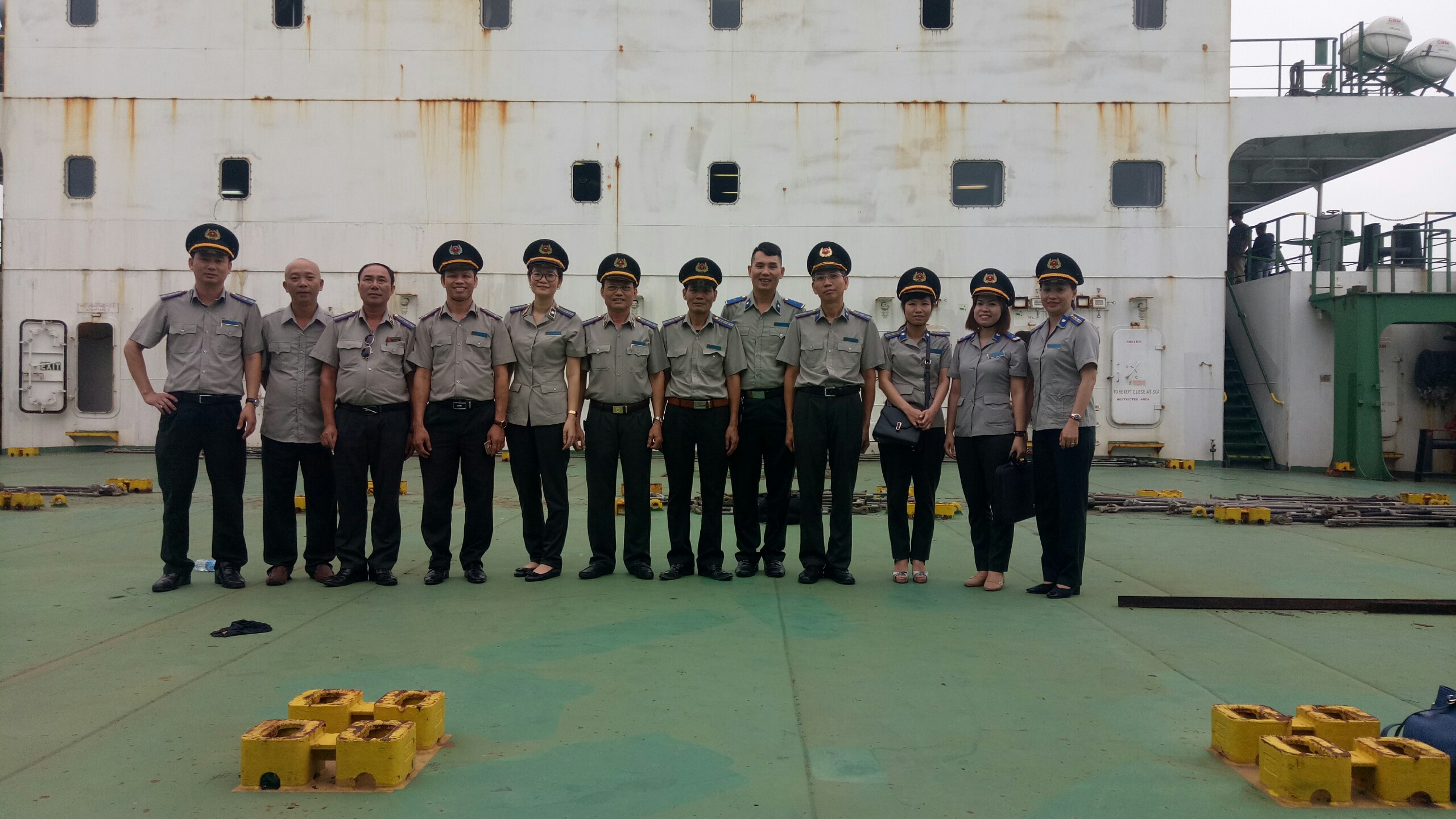 Chi cục Thi hành án dân sự quận Ngô Quyền tổ chức giao tài sản cho người mua trúng đấu giá là Công ty cổ phần vận tải và xếp dỡ Hải An ngày 09/5/2019 tại khu neo đậu Hòn Gai, thành phố Hạ Long, Quảng Ninh.